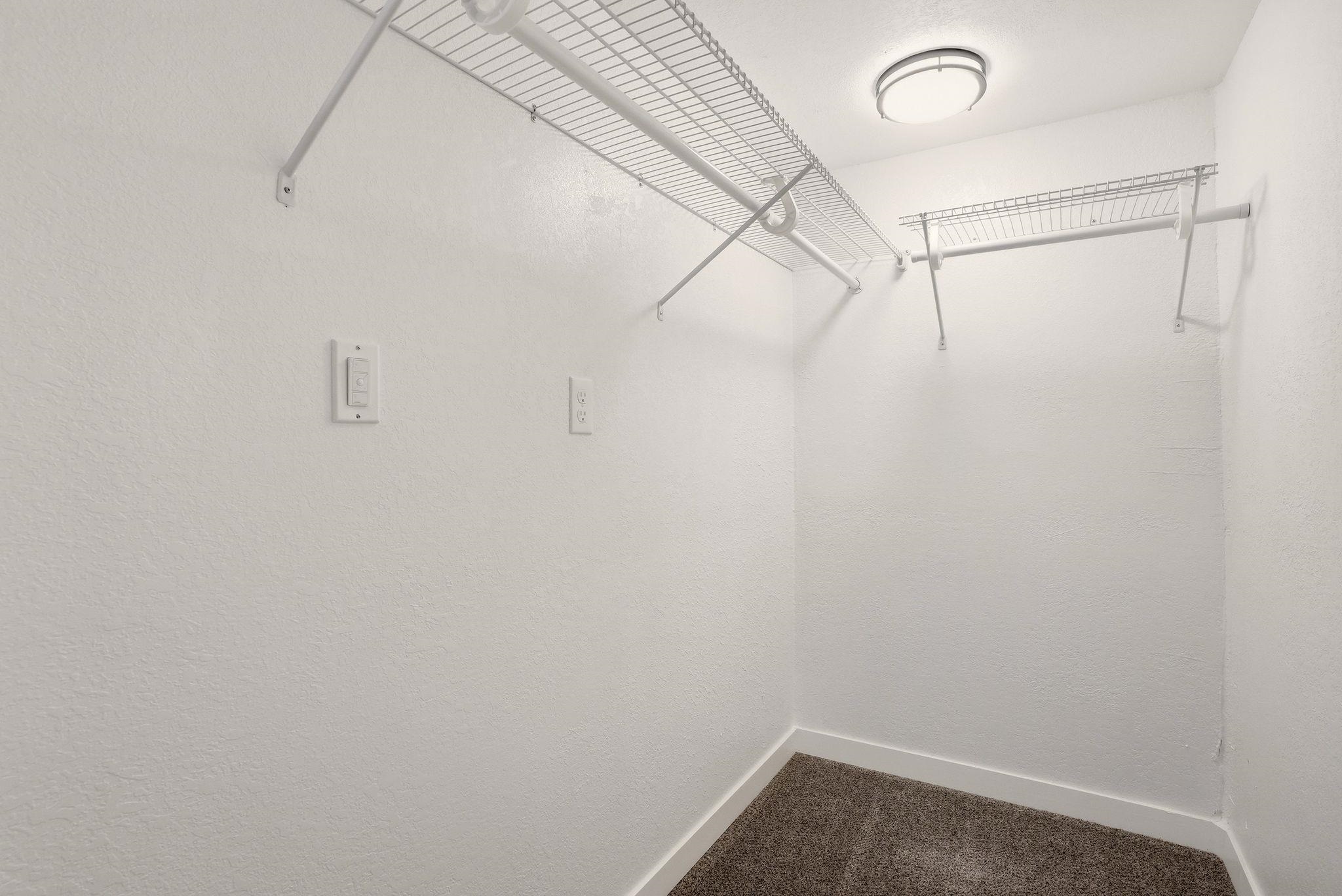39 W 33rd Ave - Photo 18