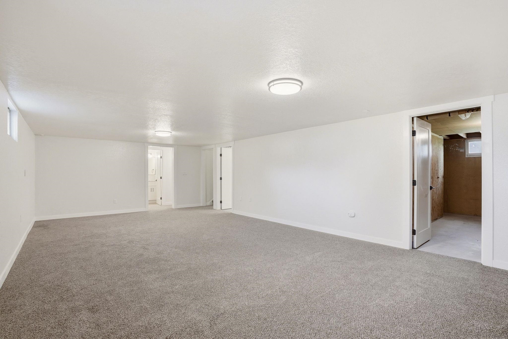 39 W 33rd Ave - Photo 24