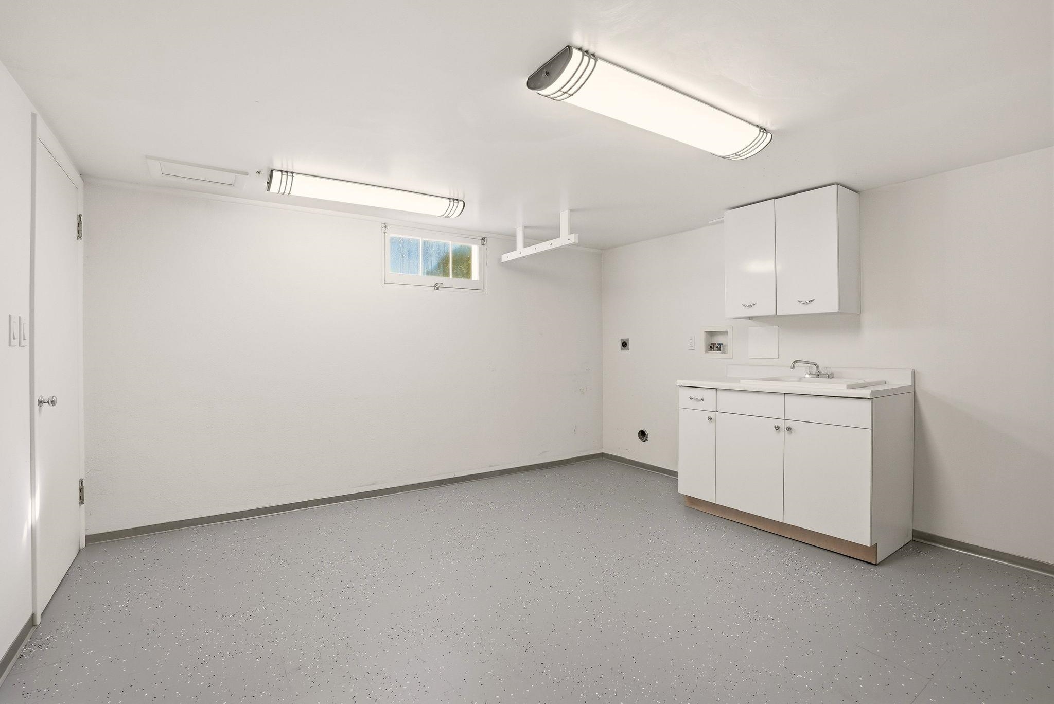 39 W 33rd Ave - Photo 26