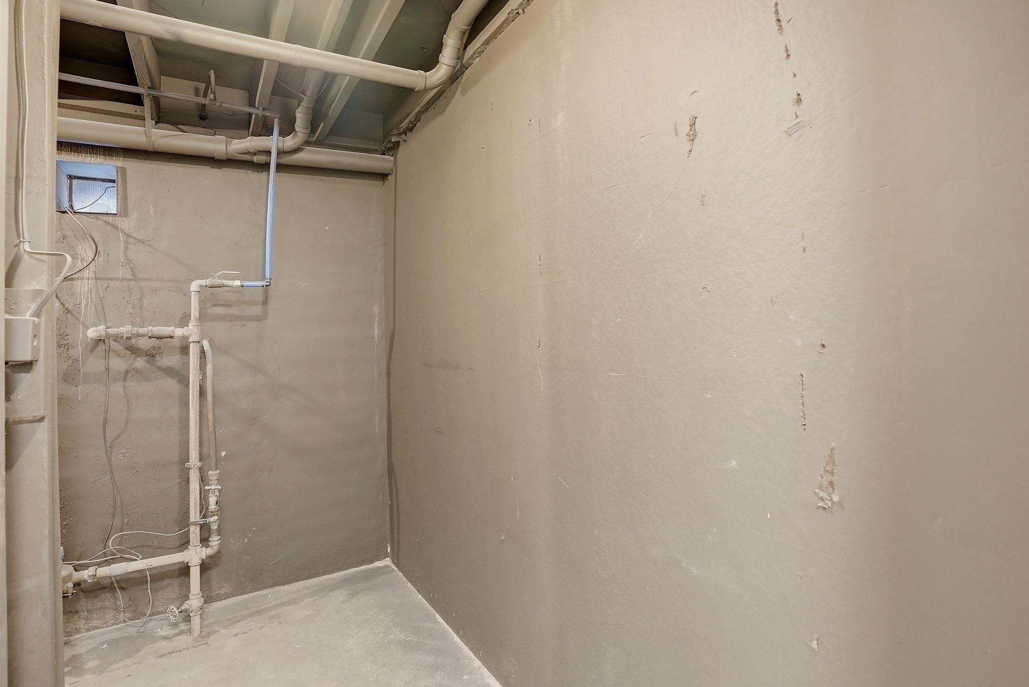 39 W 33rd Ave - Photo 30