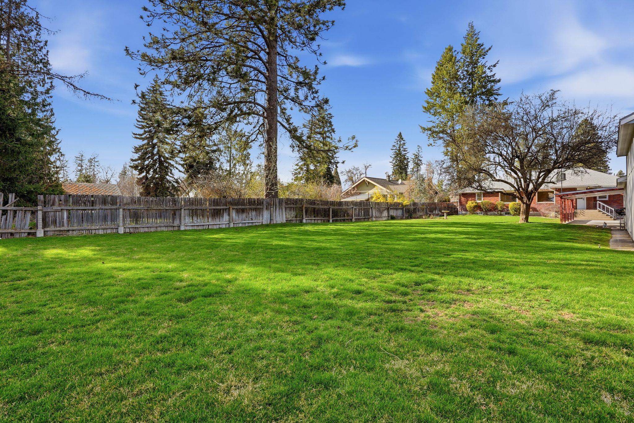 39 W 33rd Ave - Photo 38