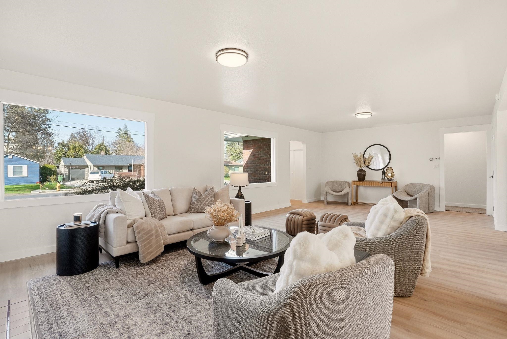 39 W 33rd Ave - Photo 7