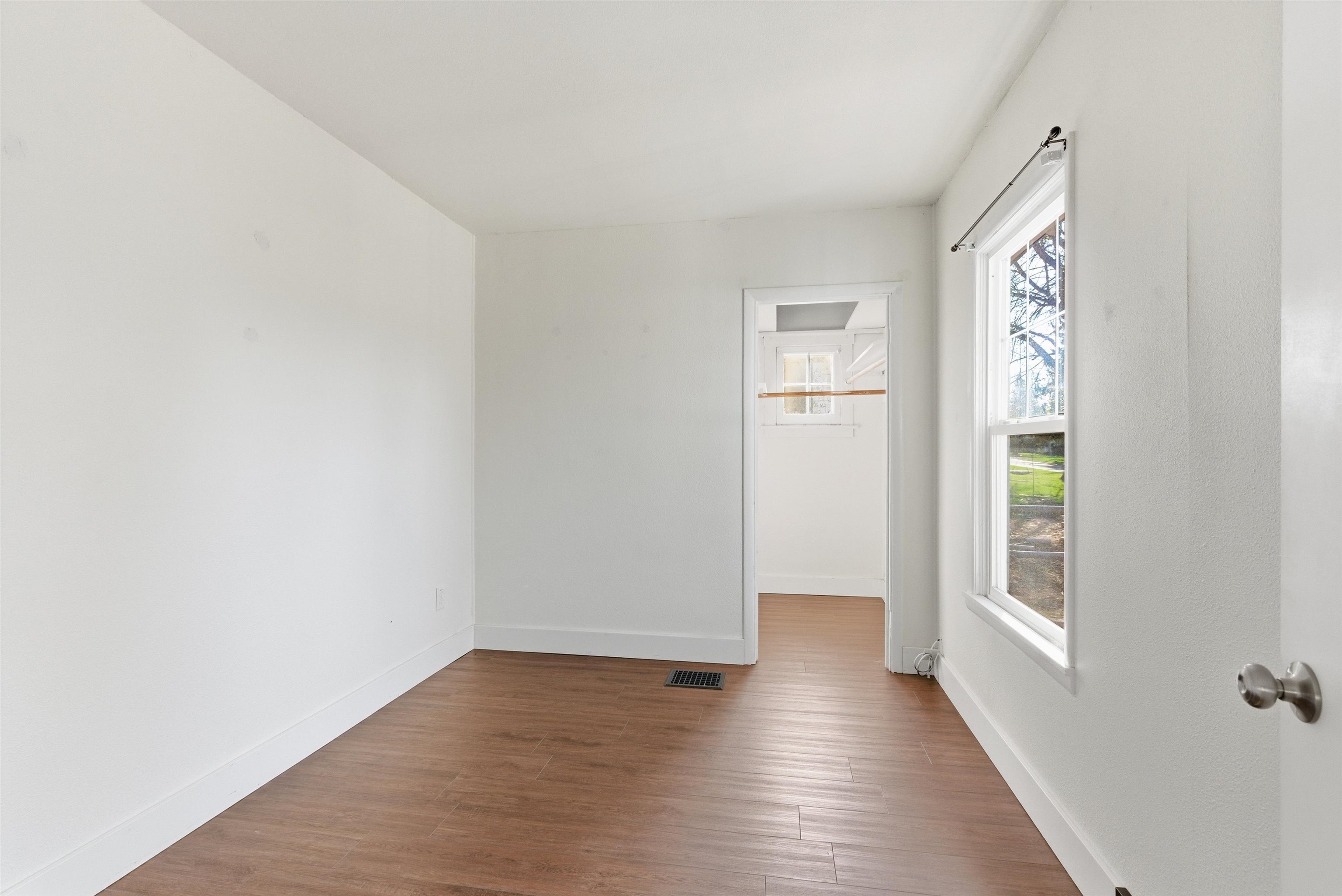 3424 W Providence Ave - Photo 10