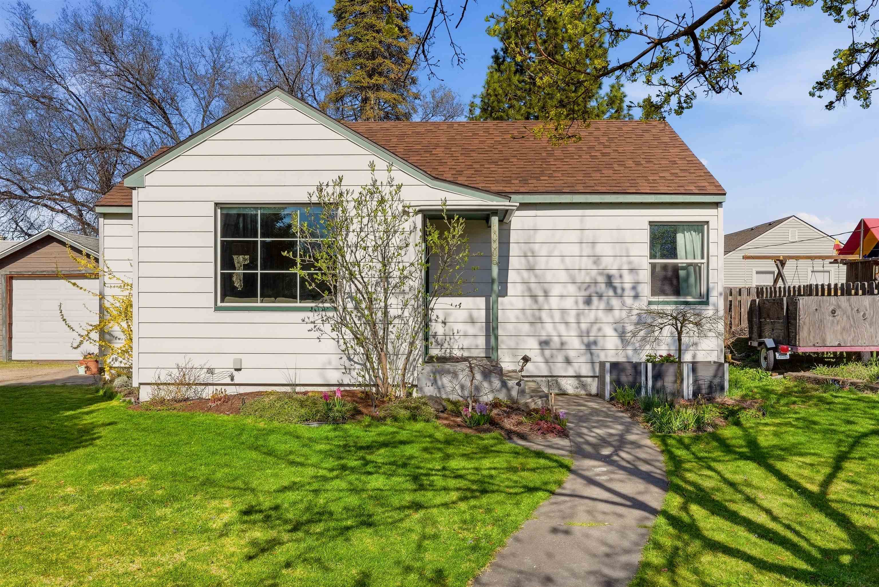 10005 N Andrew St - Photo 1
