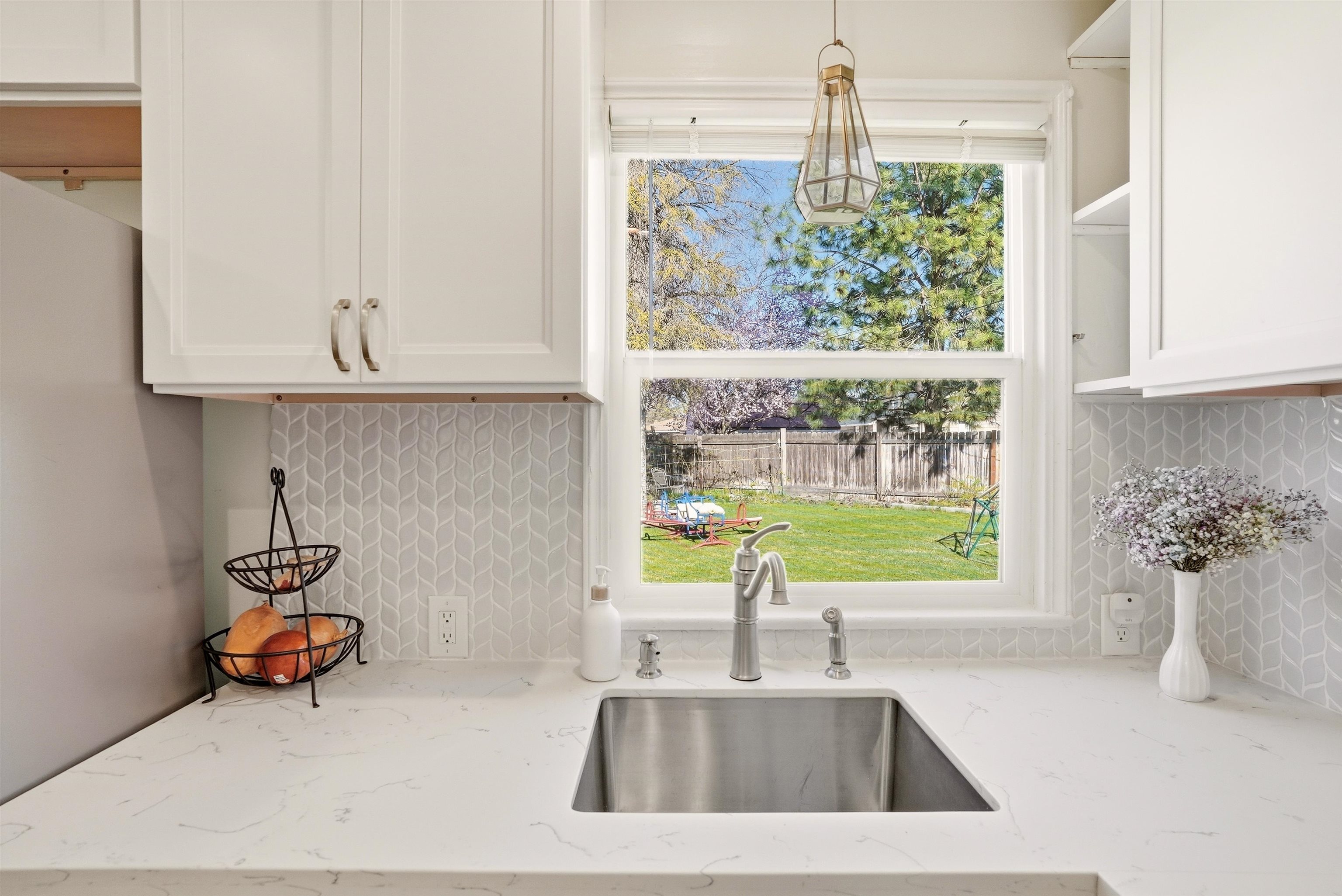 10005 N Andrew St - Photo 11