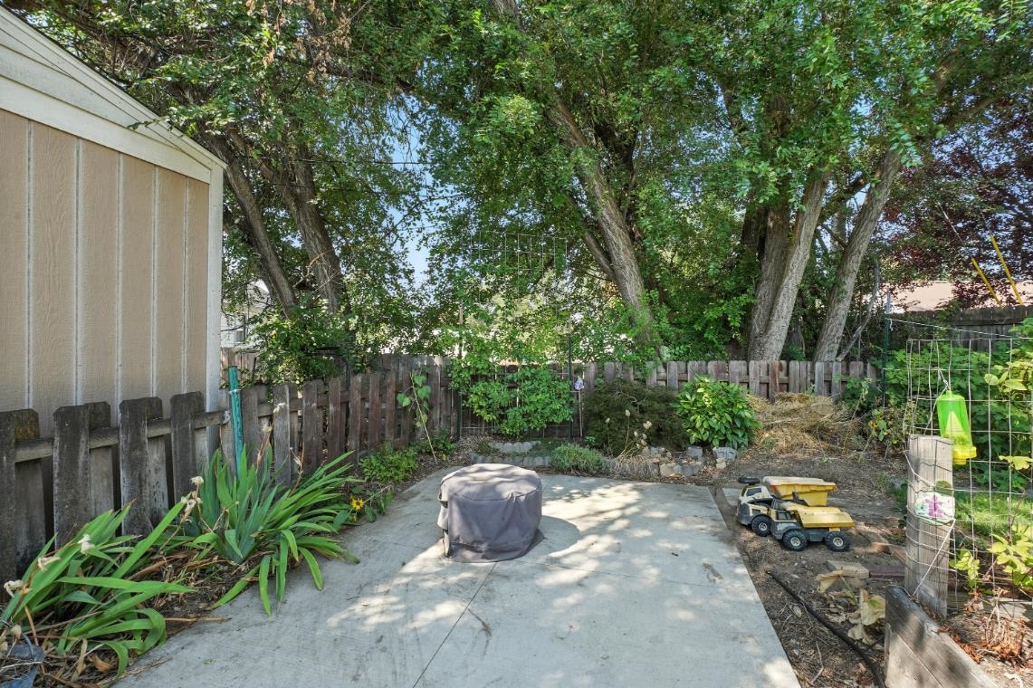 10005 N Andrew St - Photo 29
