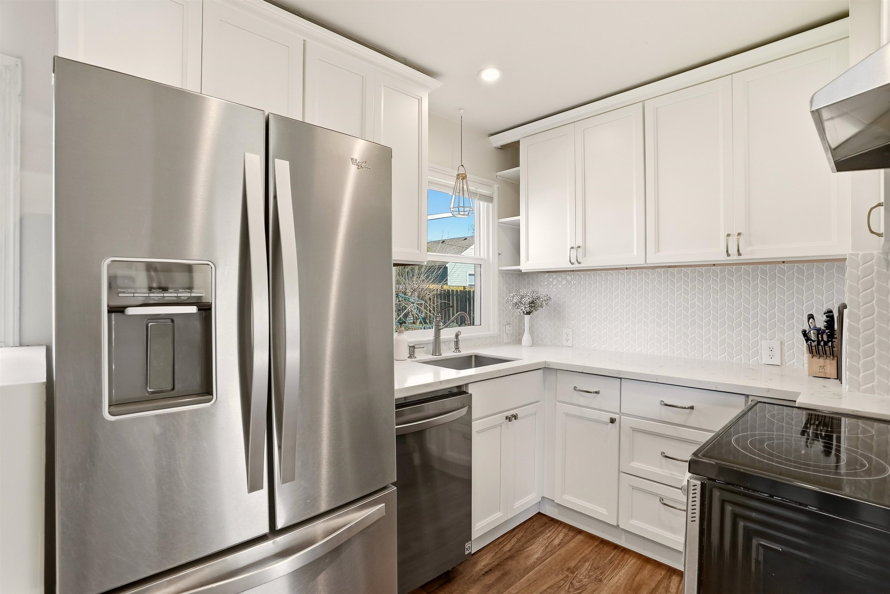 10005 N Andrew St - Photo 8