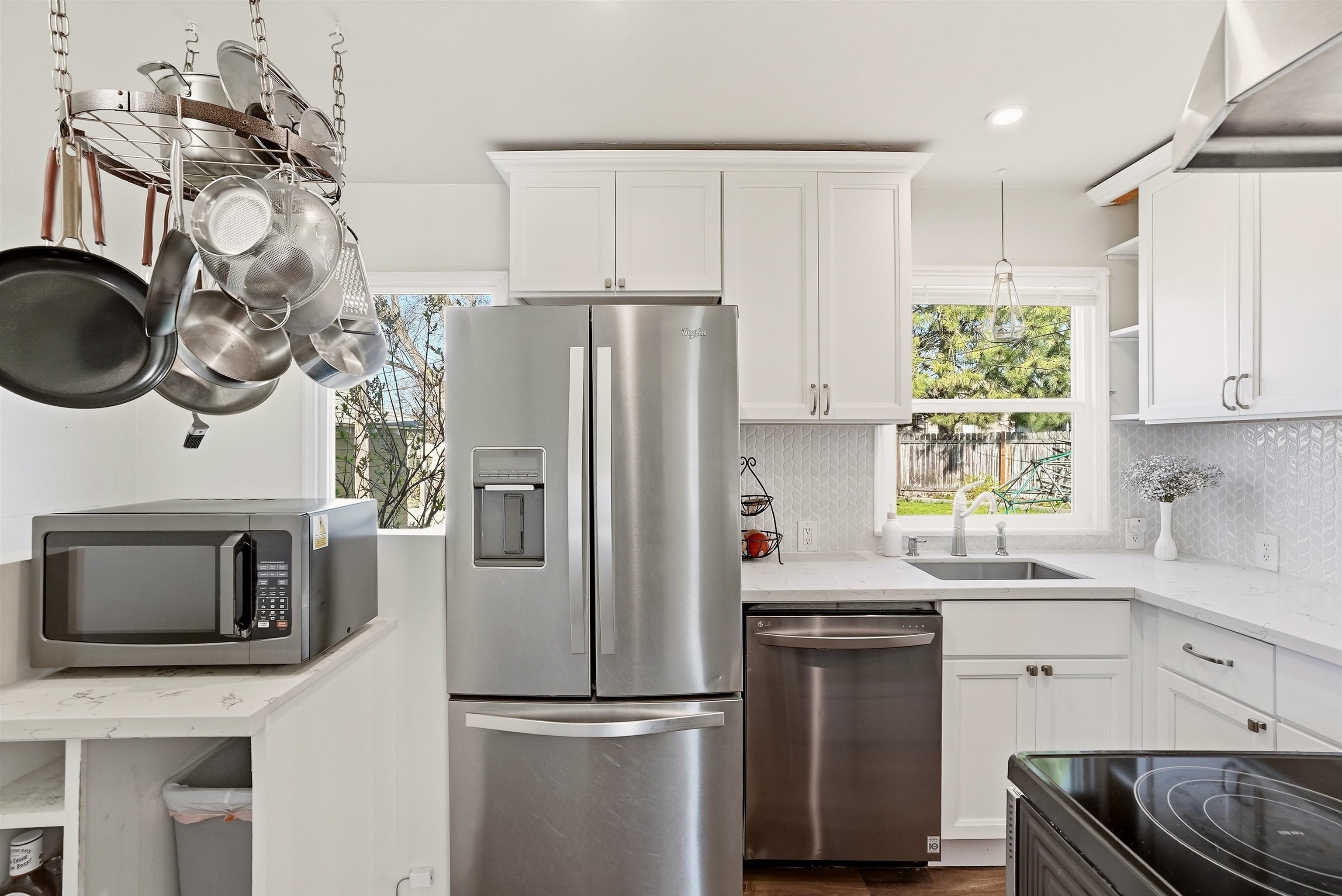 10005 N Andrew St - Photo 9
