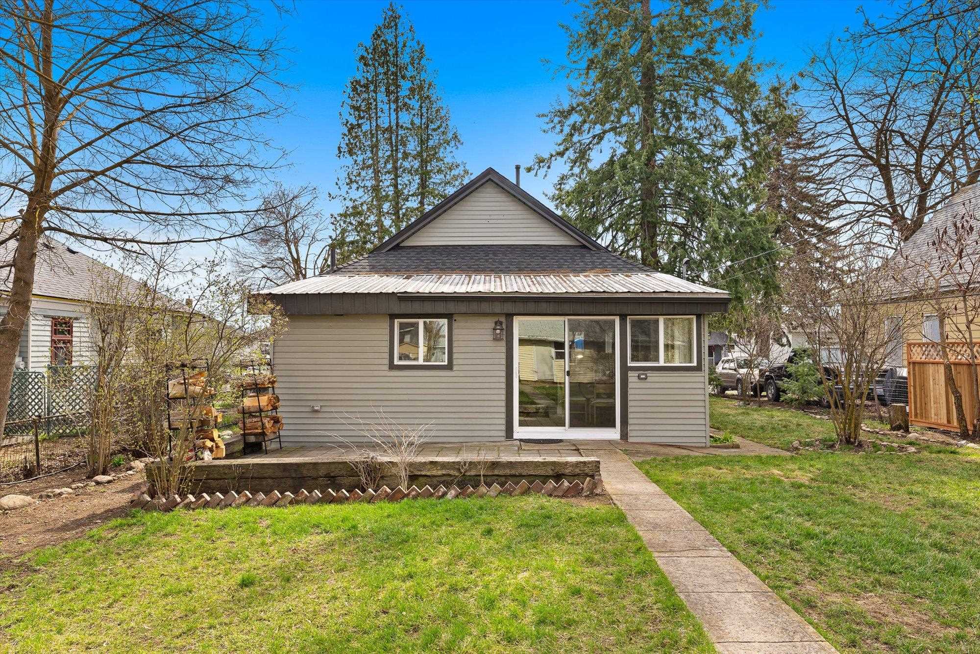 2407 E Providence Ave - Photo 3