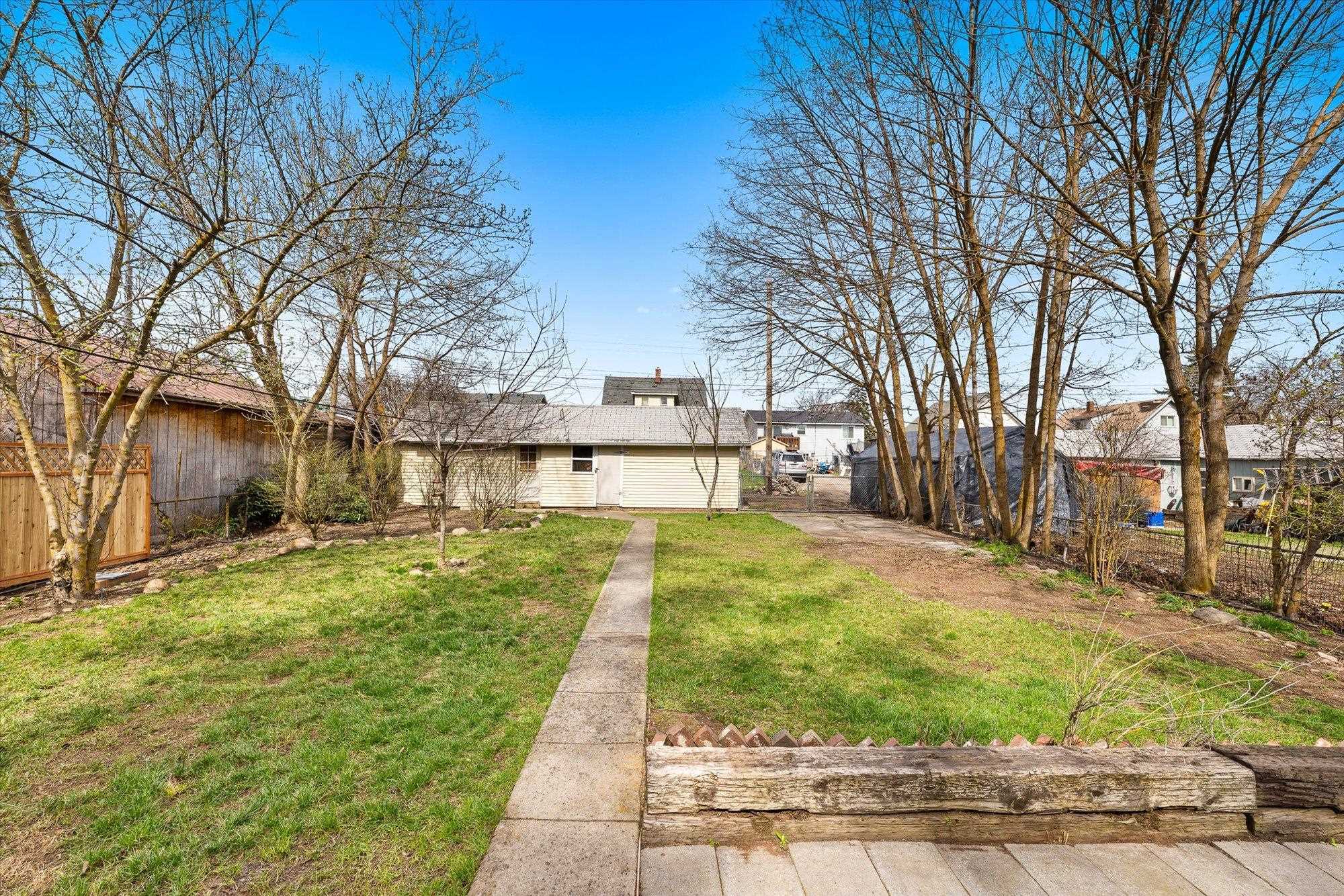2407 E Providence Ave - Photo 25