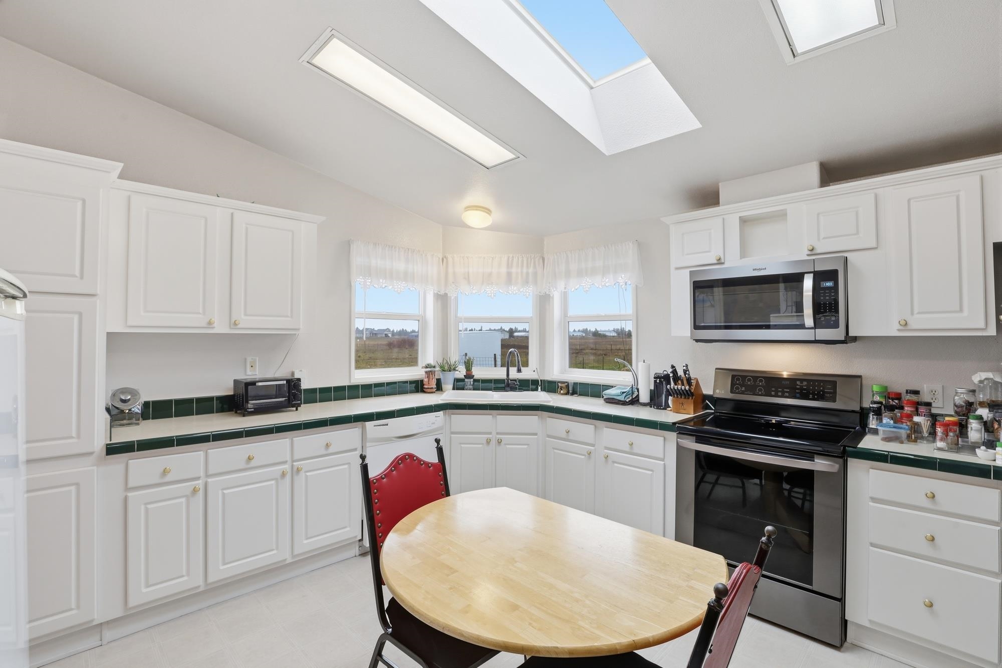 14211 W W Mirage Ln - Photo 8