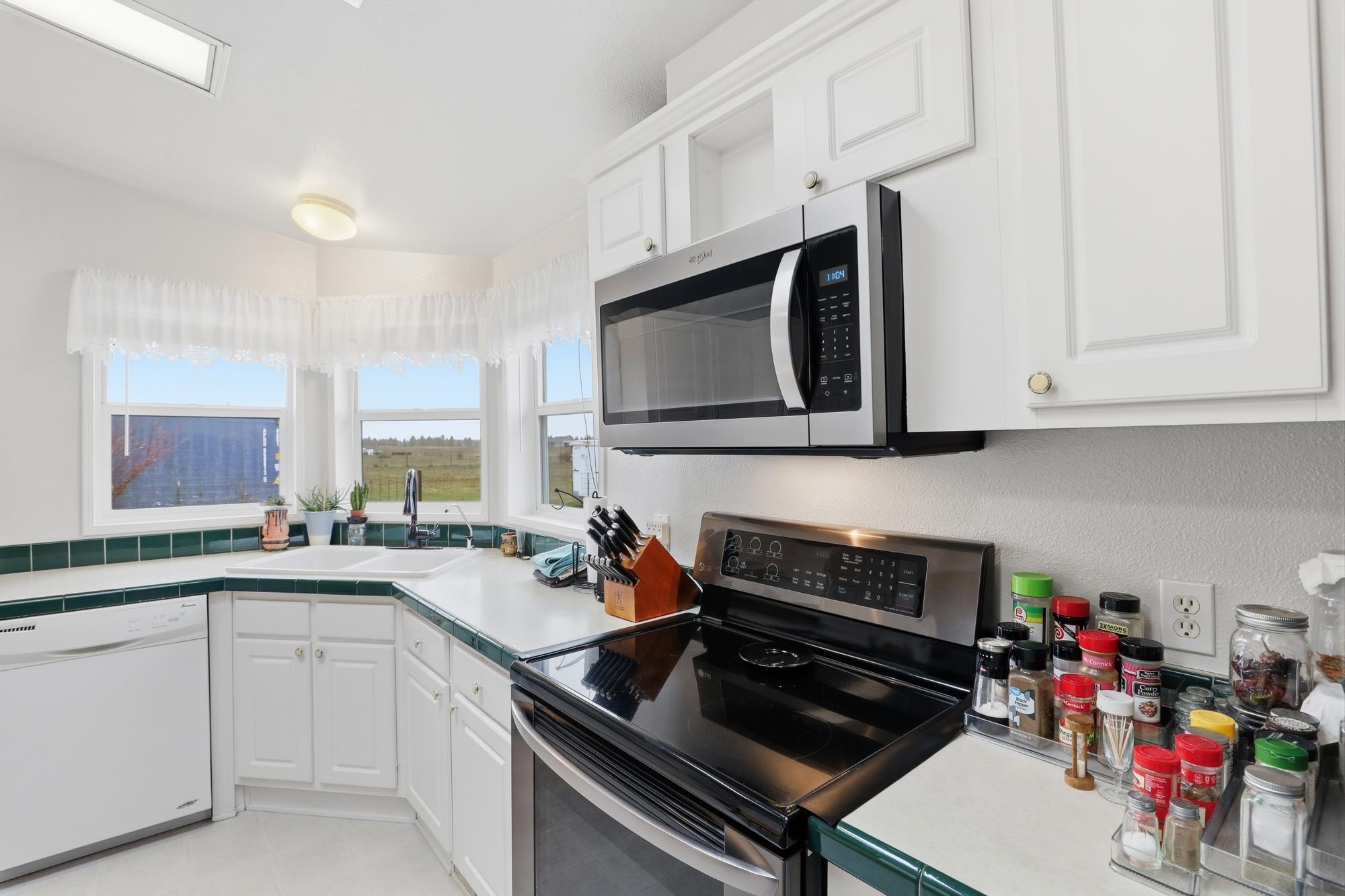 14211 W W Mirage Ln - Photo 10