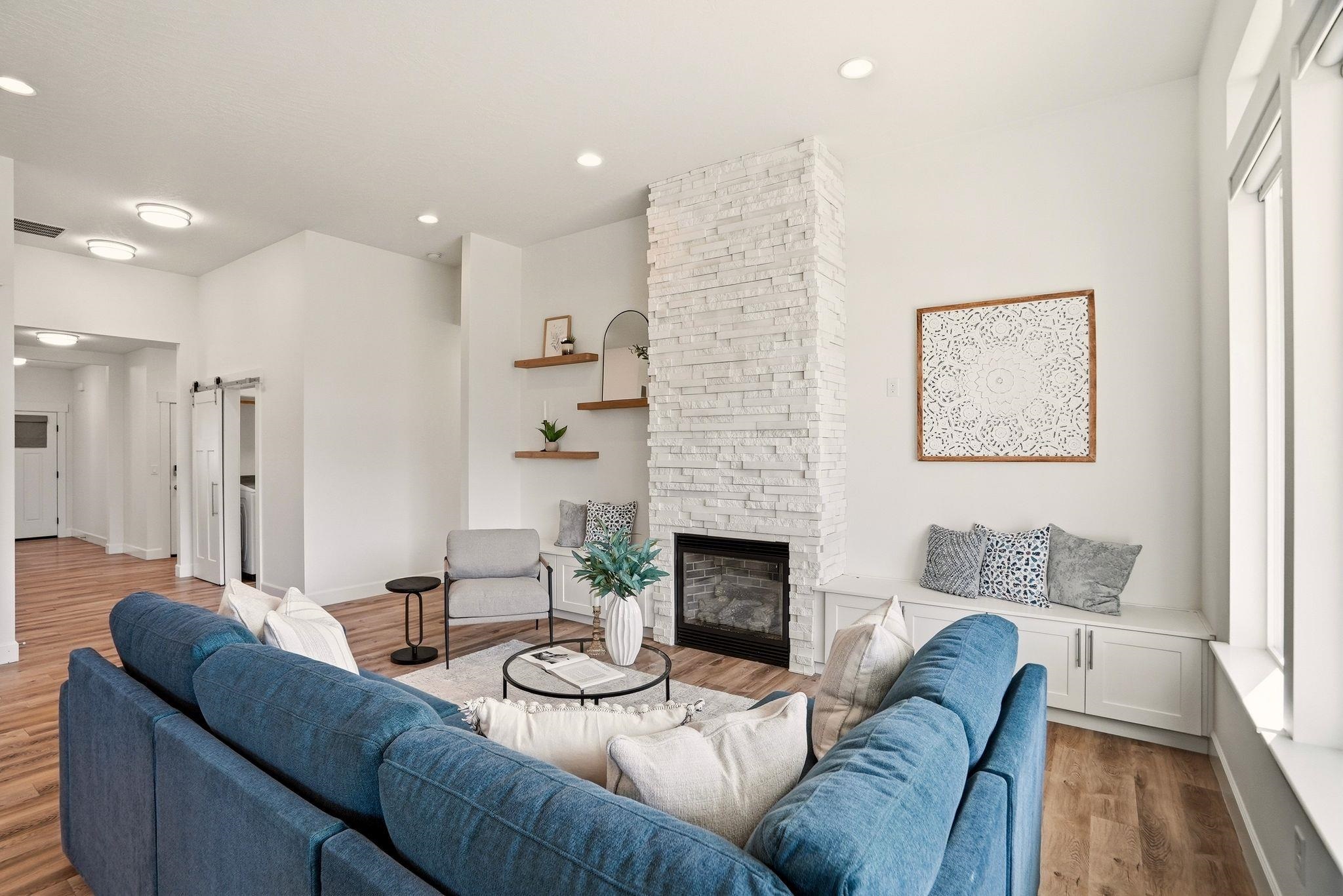 1334 E Carriage Ct - Photo 9