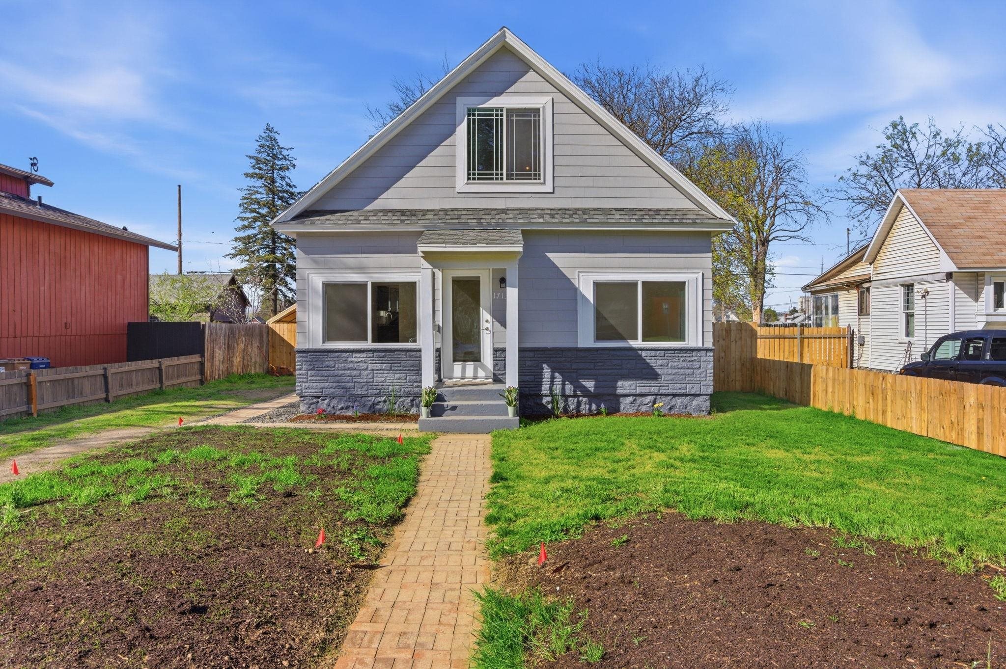 1713 E 4th Ave - Photo 1
