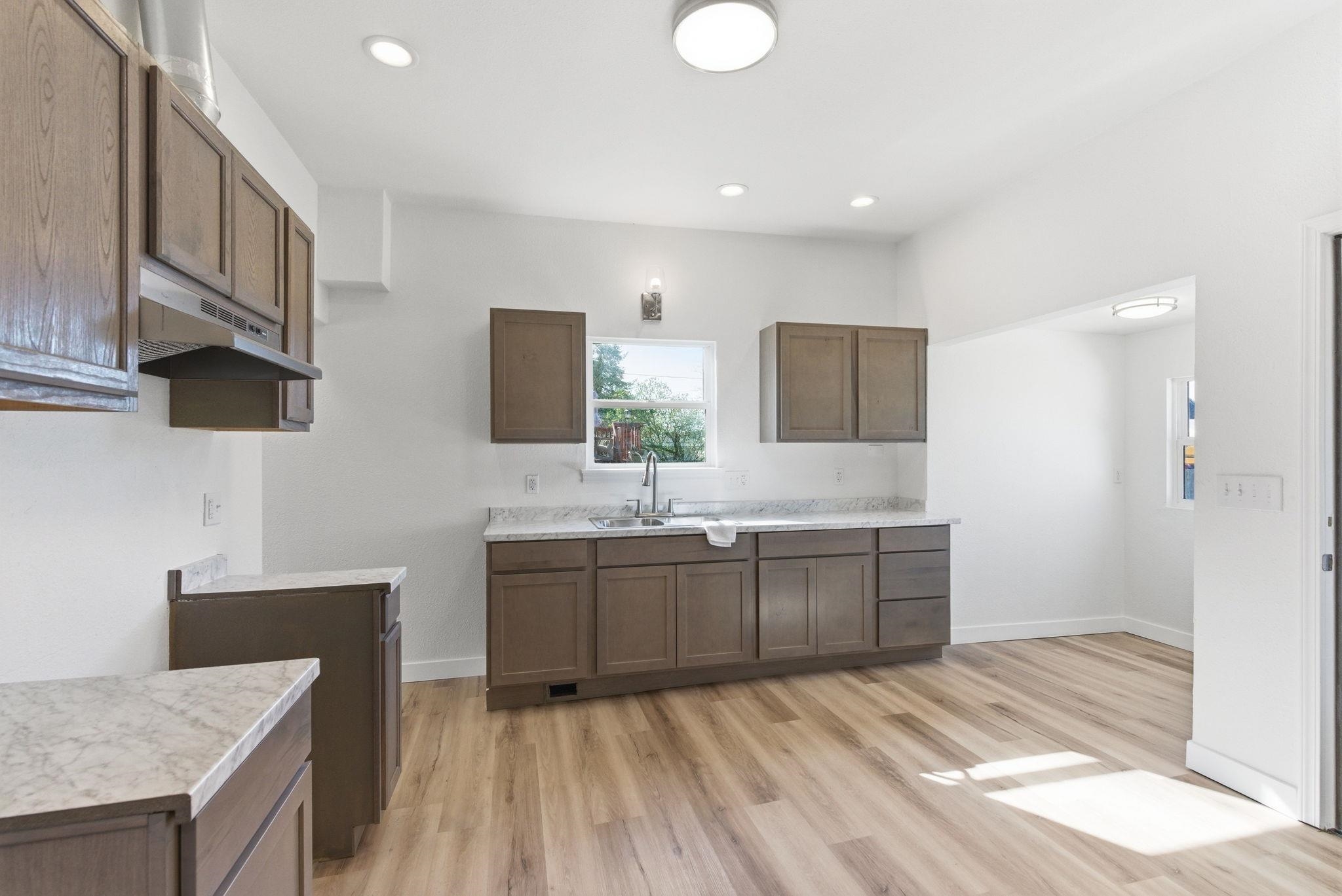 1713 E 4th Ave - Photo 8