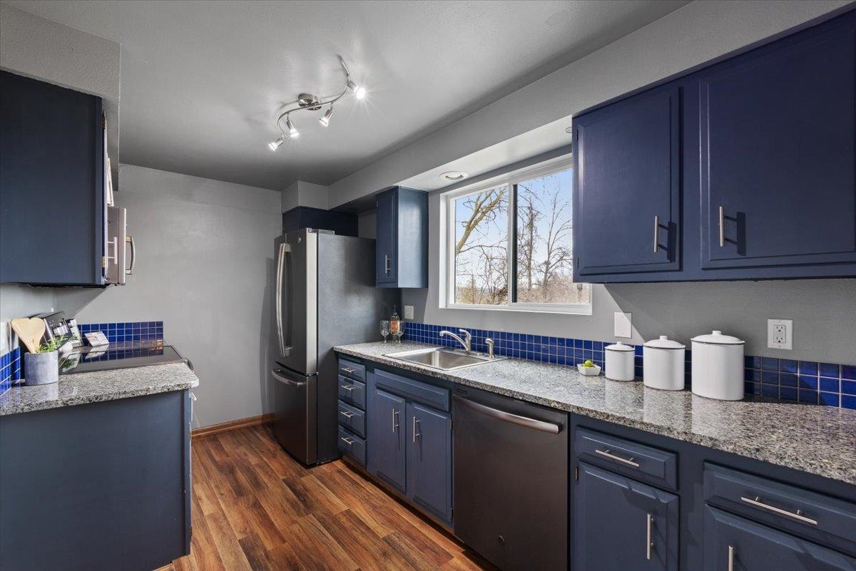 844 W Cliff Dr - Photo 7