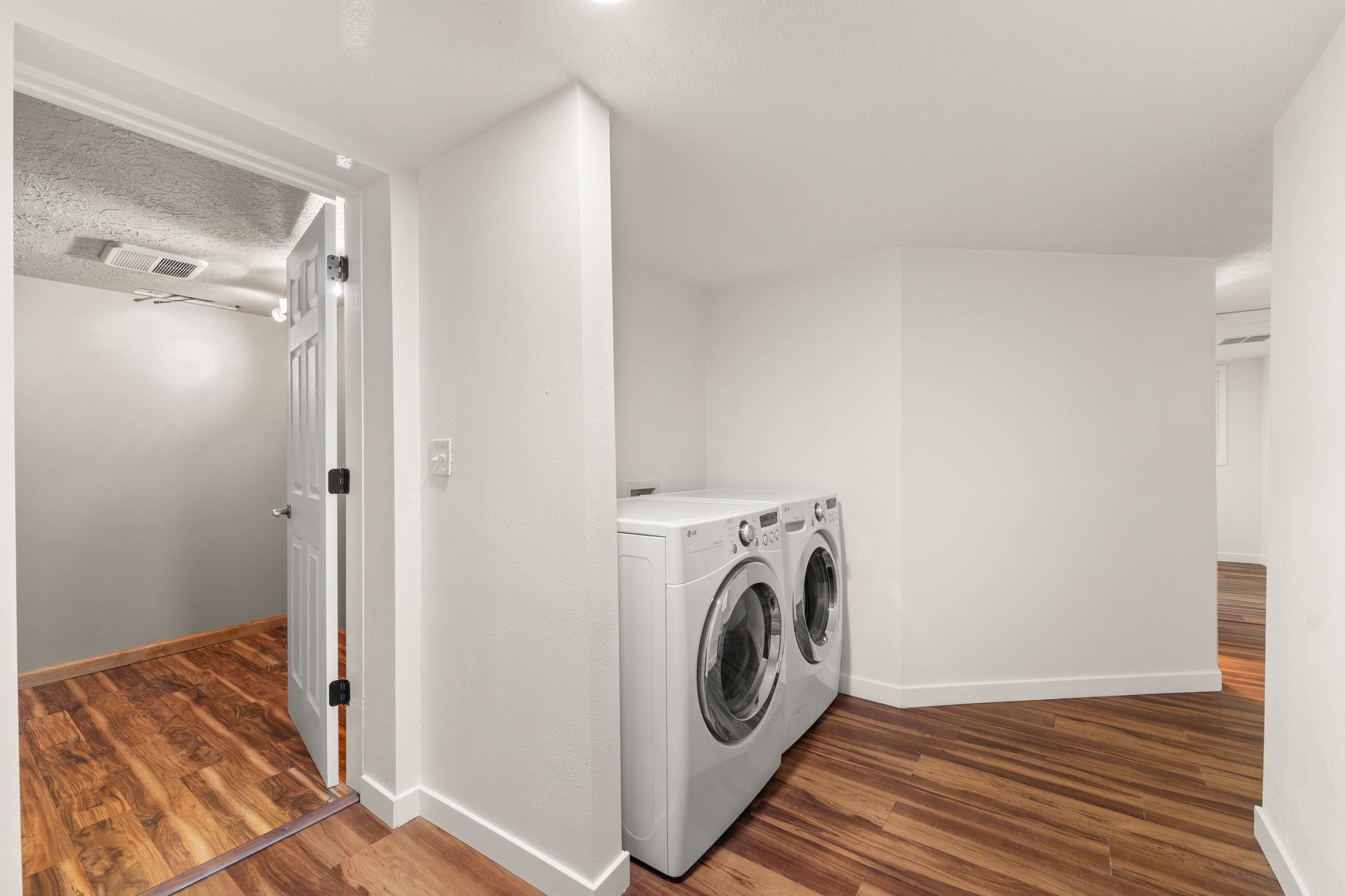 1311 E Kiernan Ave - Photo 27