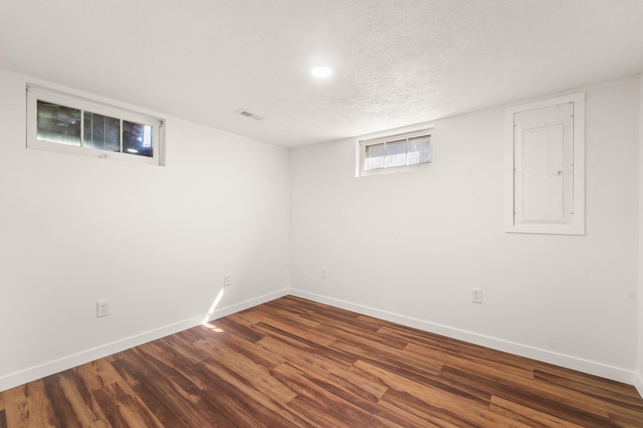 1311 E Kiernan Ave - Photo 30