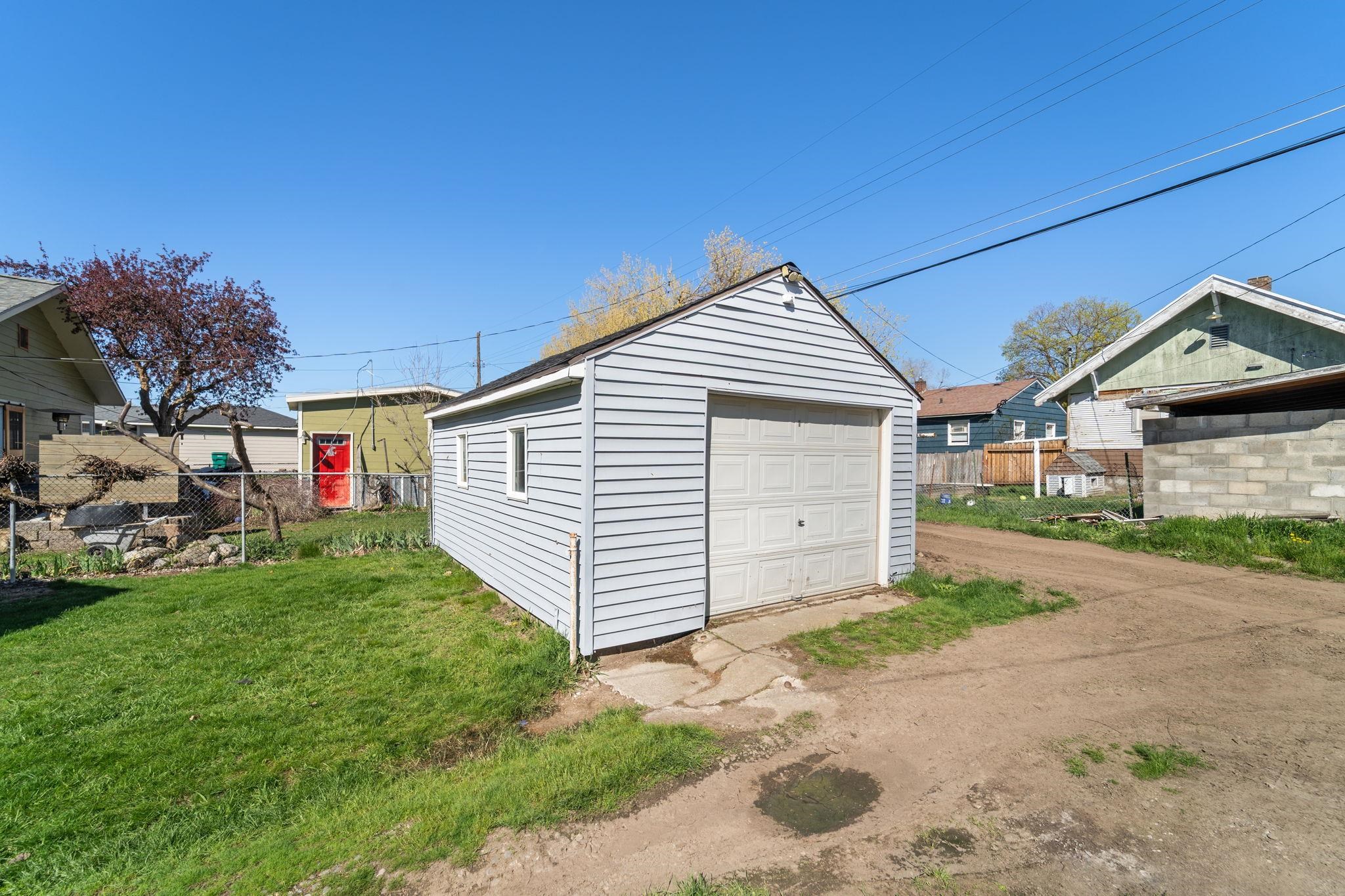 1311 E Kiernan Ave - Photo 38