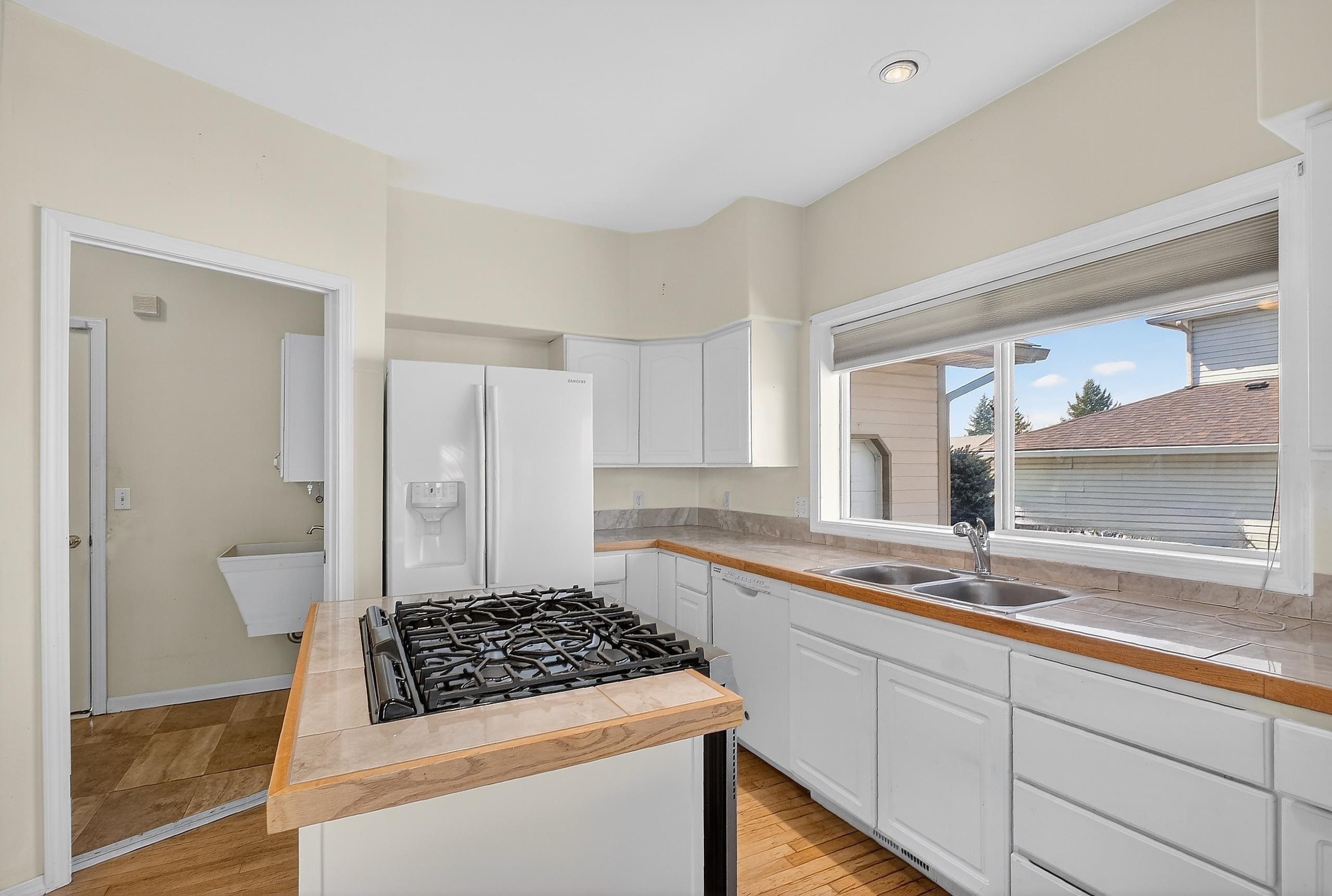 1613 E 6th St - Photo 13