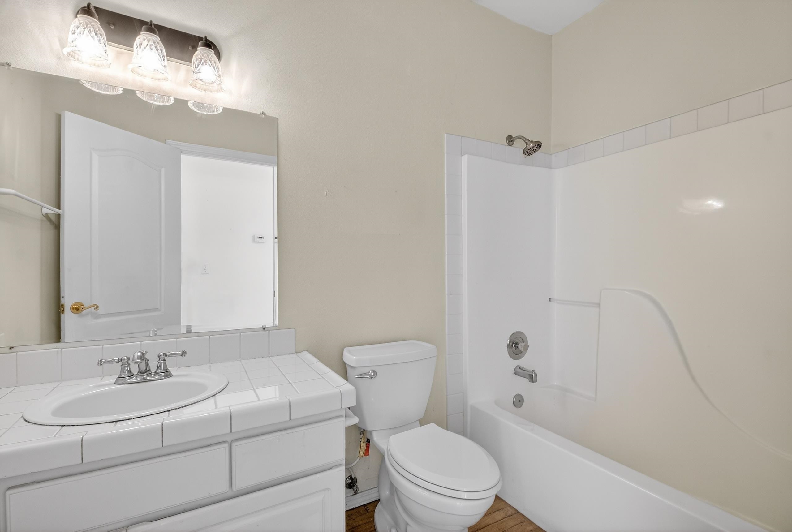 1613 E 6th St - Photo 15