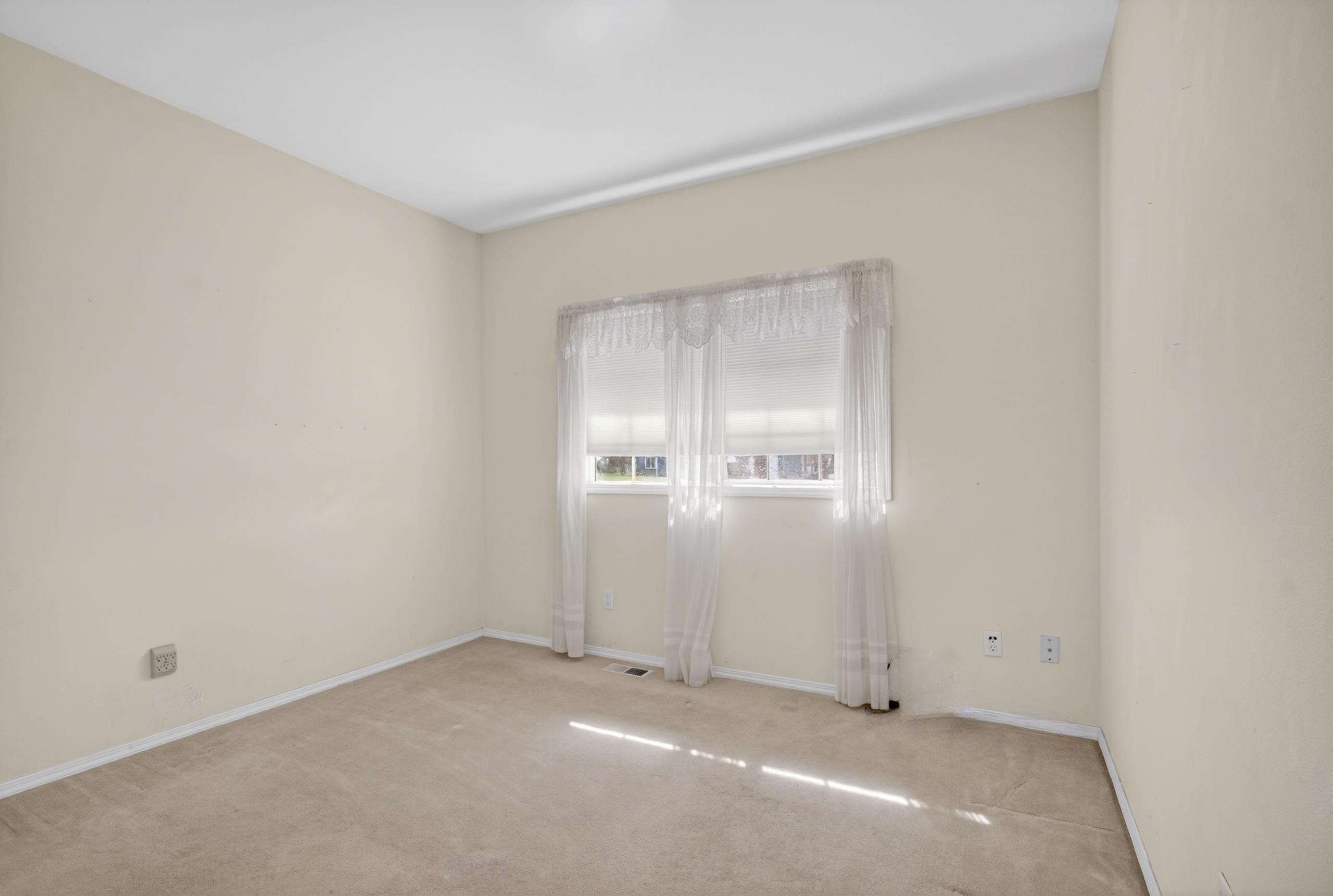 1613 E 6th St - Photo 21