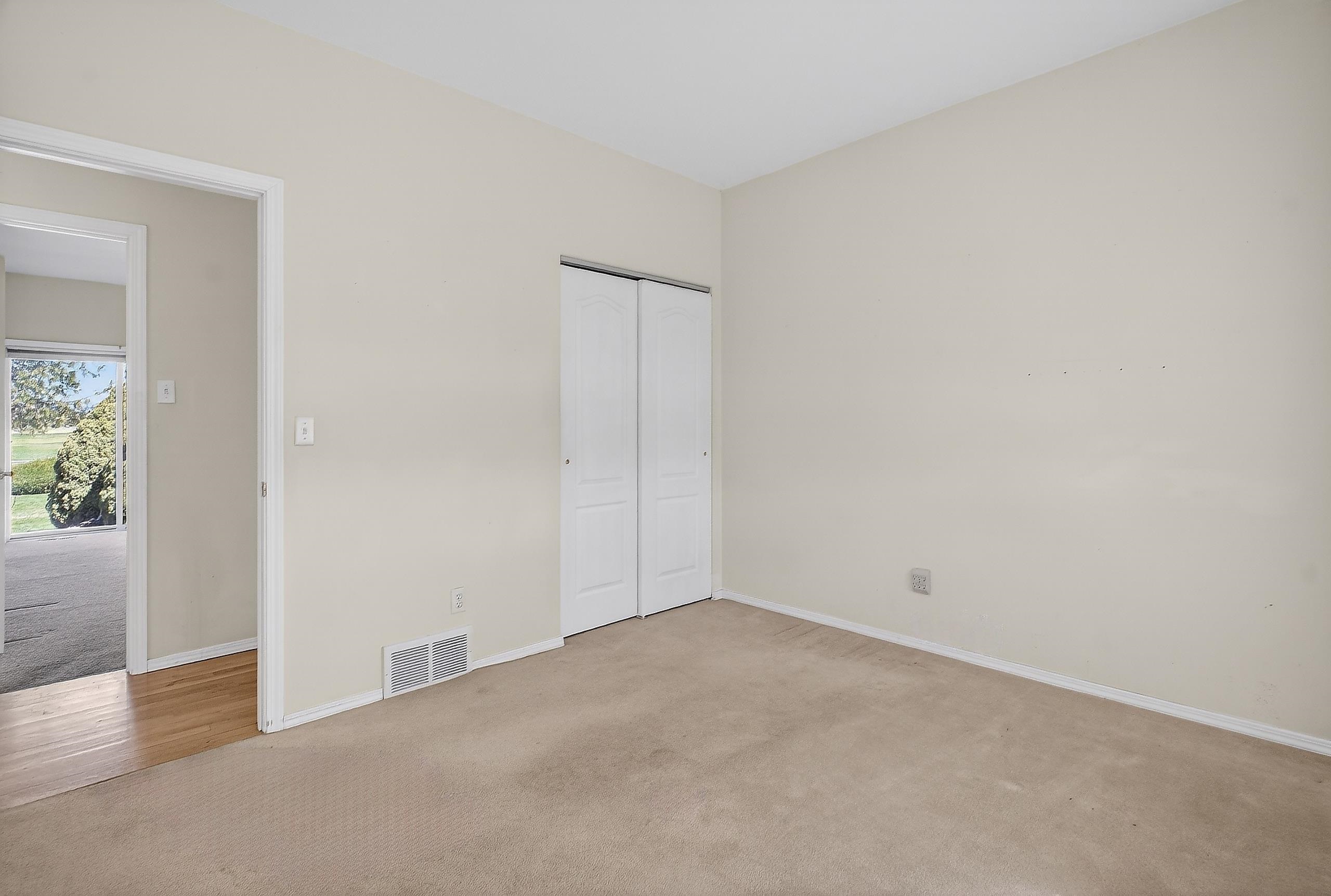 1613 E 6th St - Photo 22