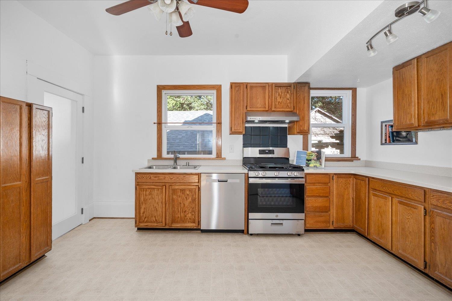 1017 E 14th Ave - Photo 12