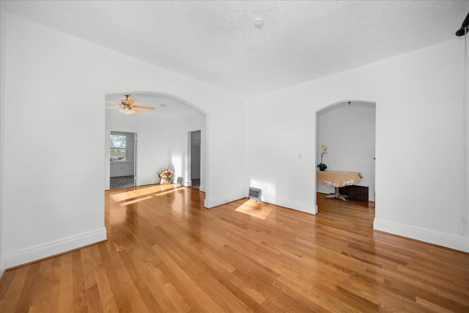 1017 E 14th Ave - Photo 8