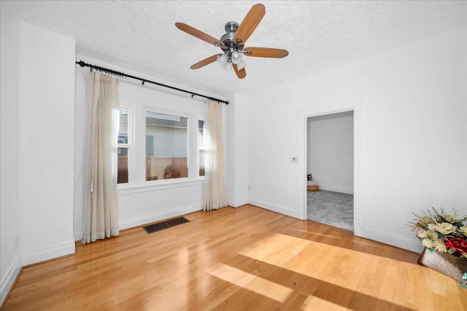 1017 E 14th Ave - Photo 9