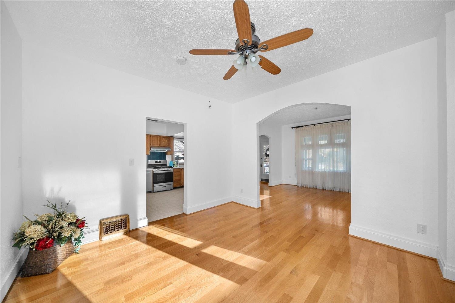 1017 E 14th Ave - Photo 10
