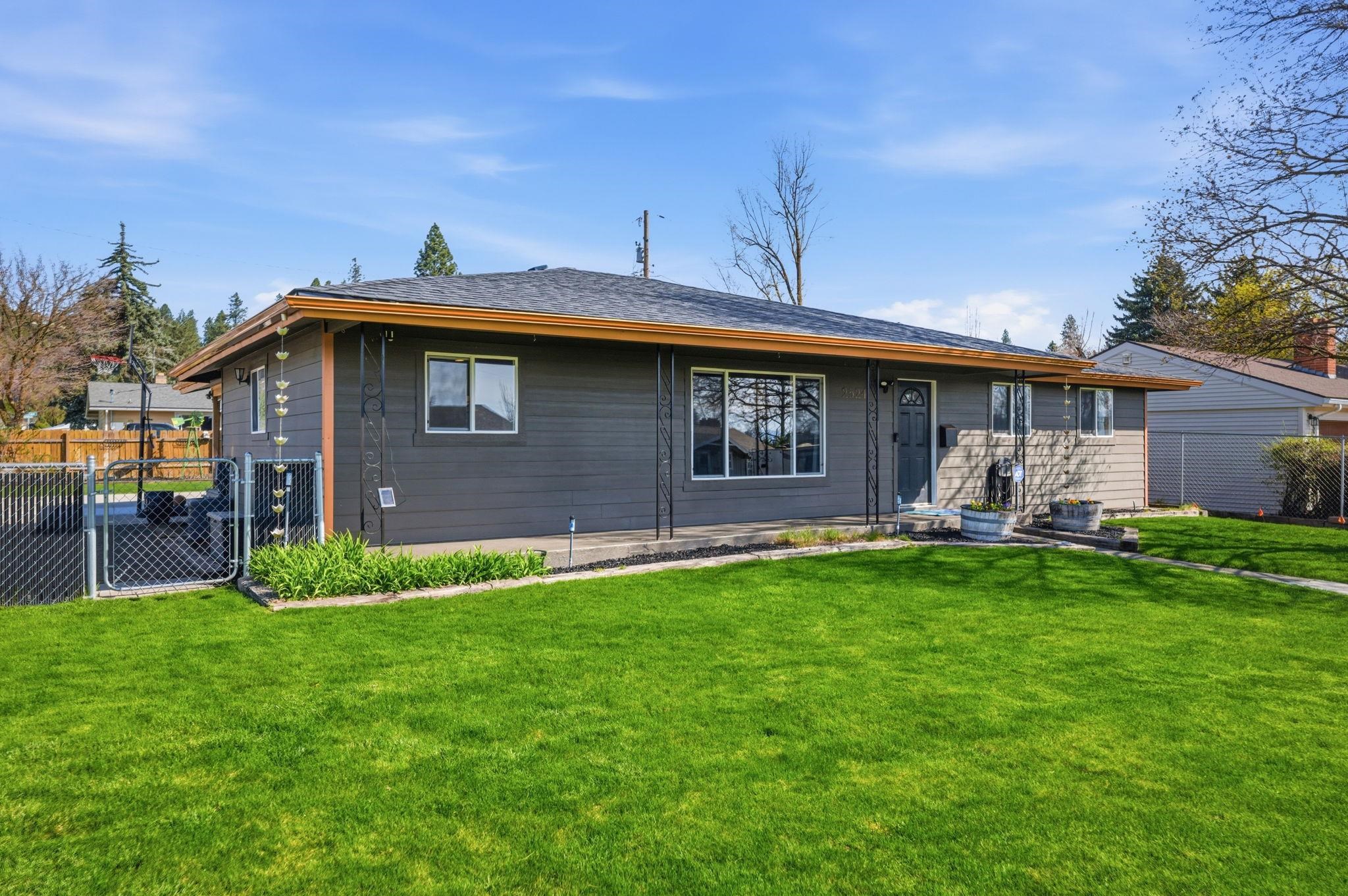2524 W Houston Ave - Photo 1