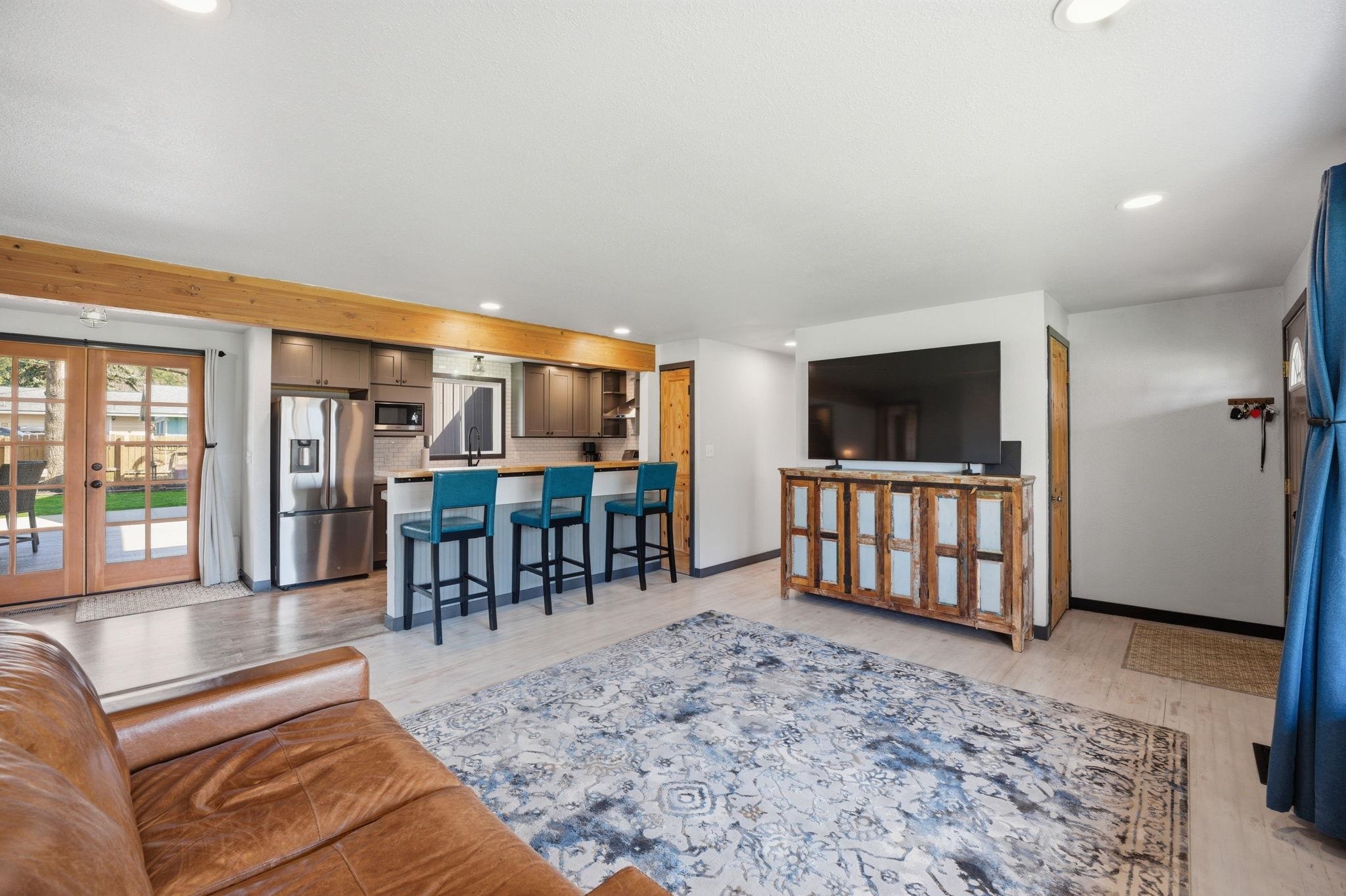 2524 W Houston Ave - Photo 2
