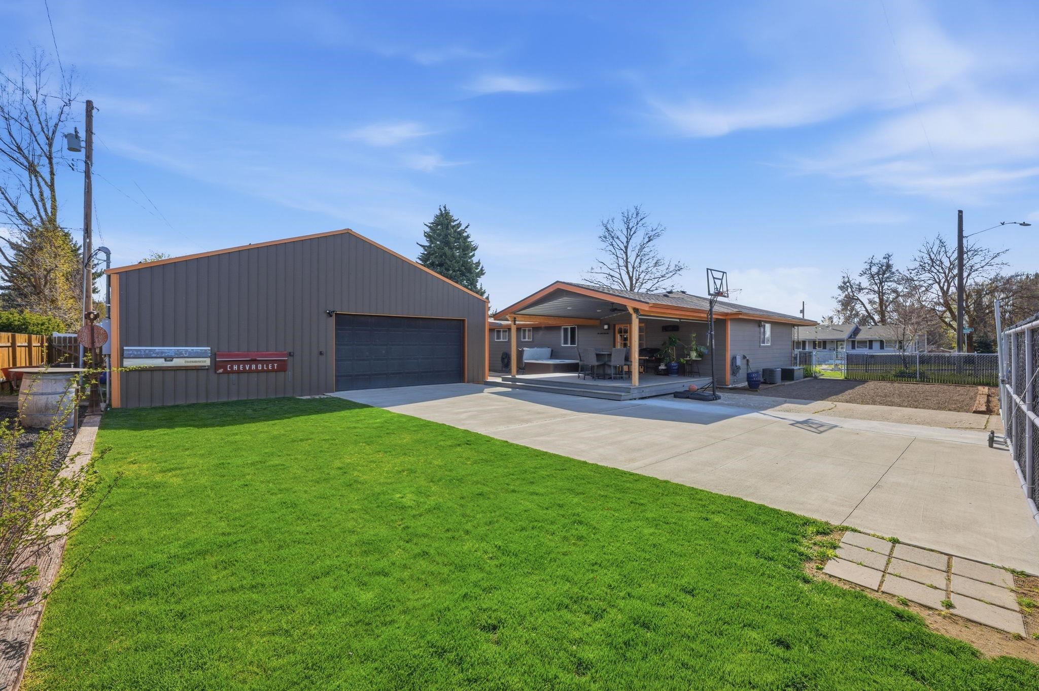 2524 W Houston Ave - Photo 3
