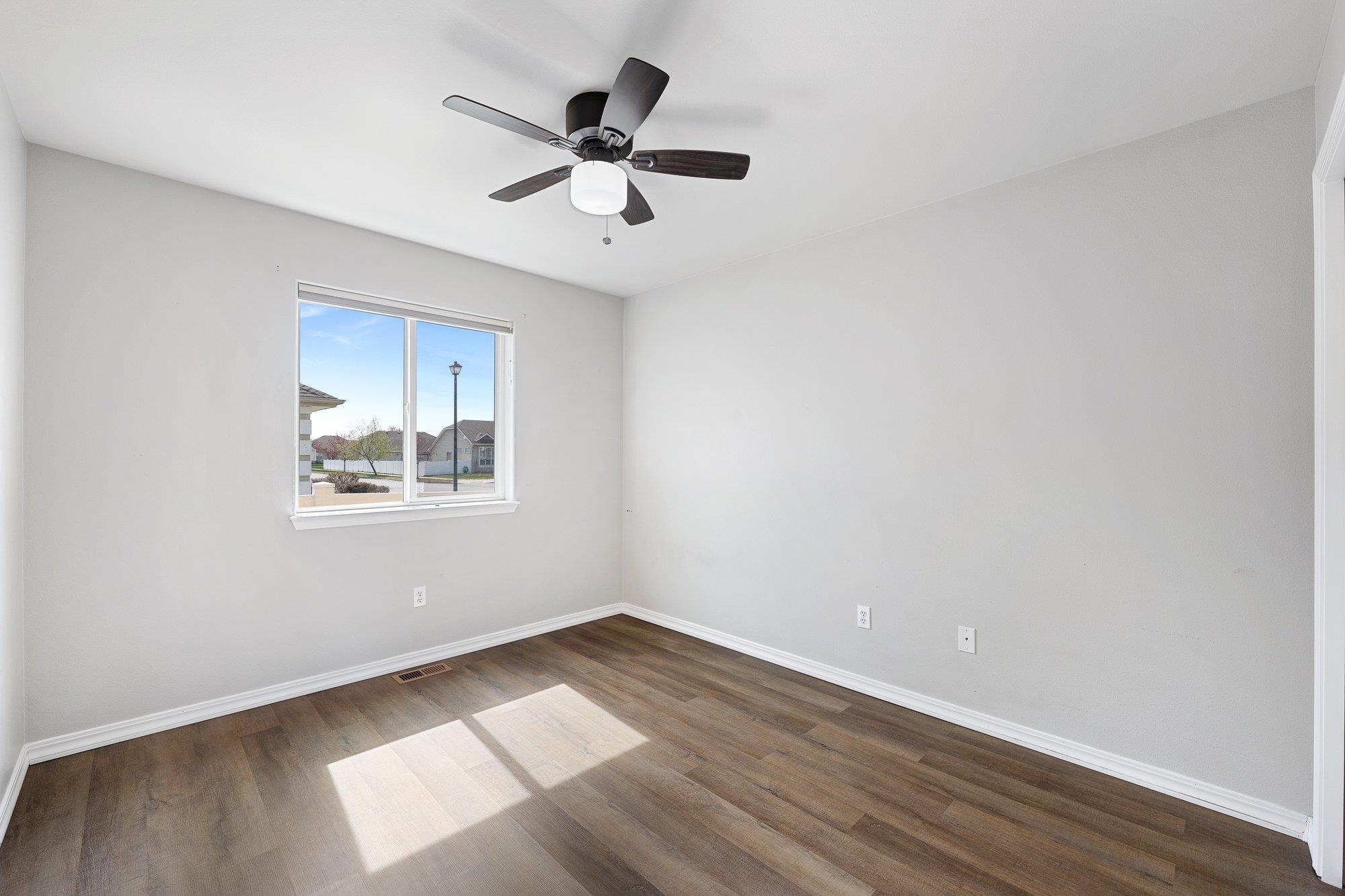 9428 N Oak St - Photo 19