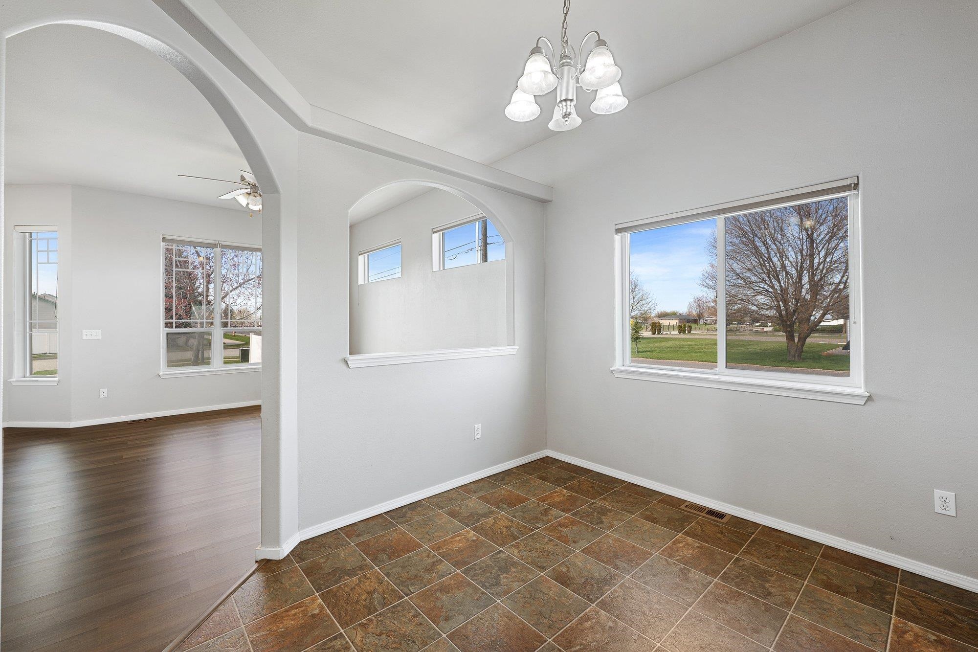9428 N Oak St - Photo 7