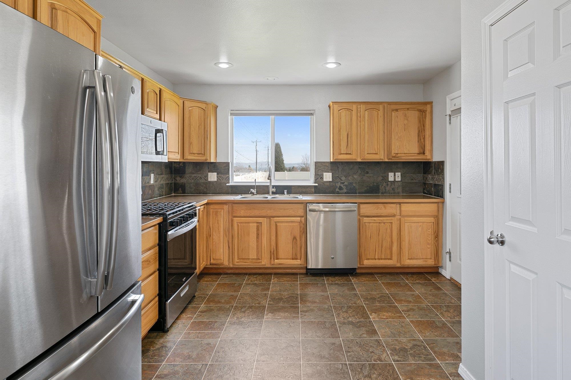 9428 N Oak St - Photo 9