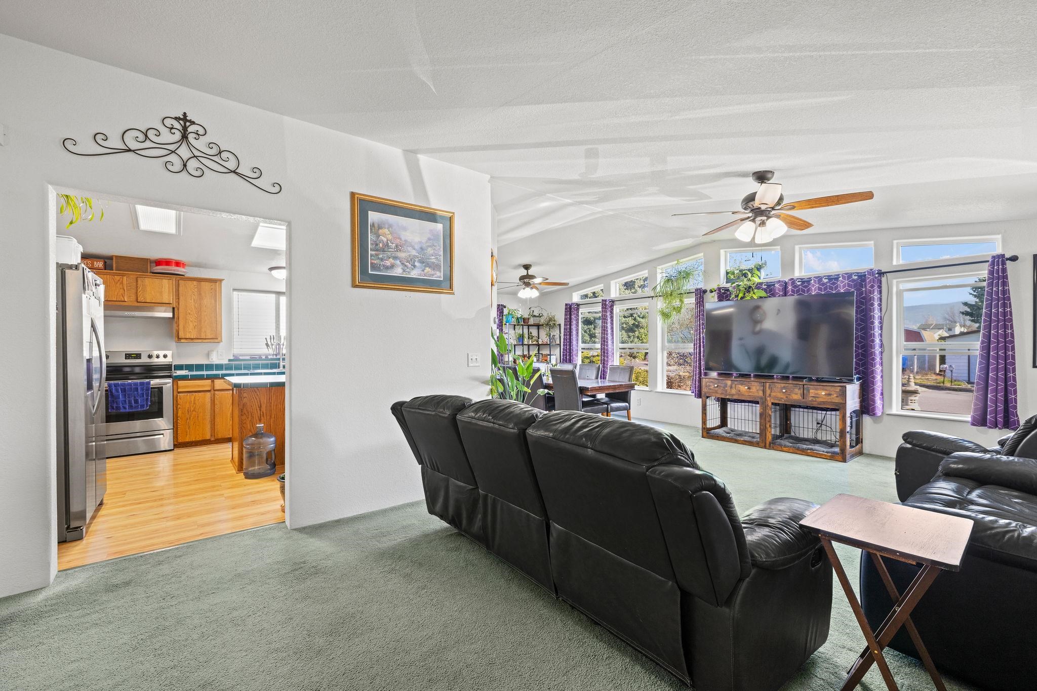 18821 E Montgomery Dr - Photo 4