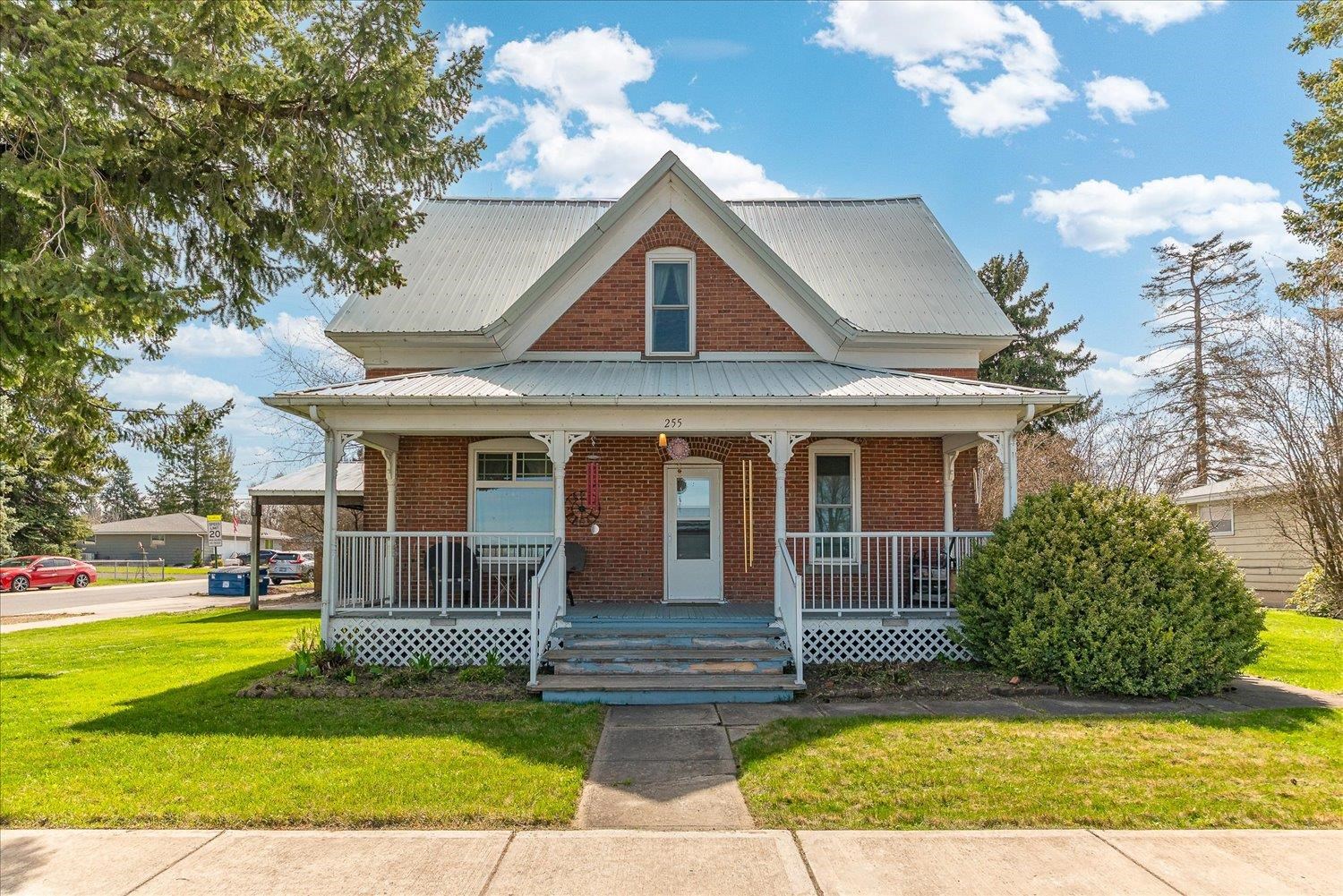 255 E Broadway Ave - Photo 1