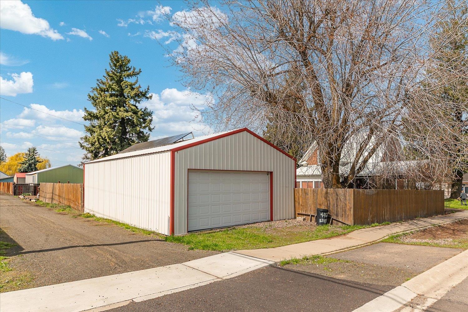 255 E Broadway Ave - Photo 31