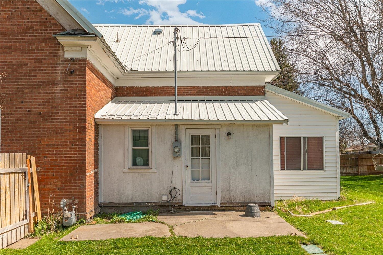 255 E Broadway Ave - Photo 33