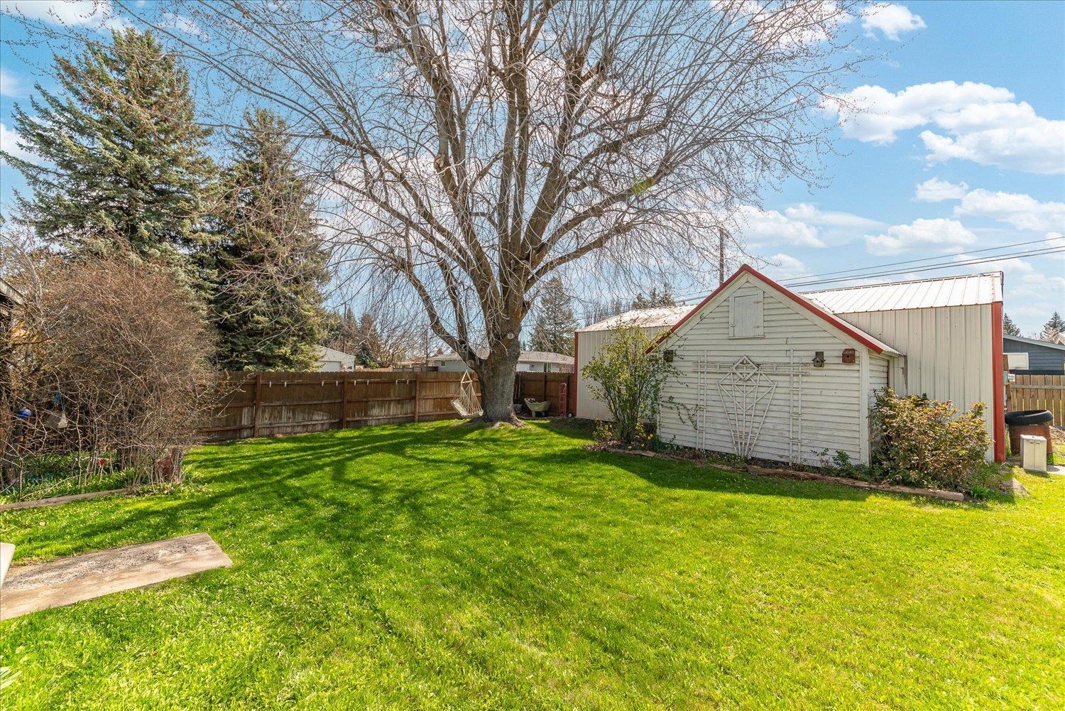 255 E Broadway Ave - Photo 40