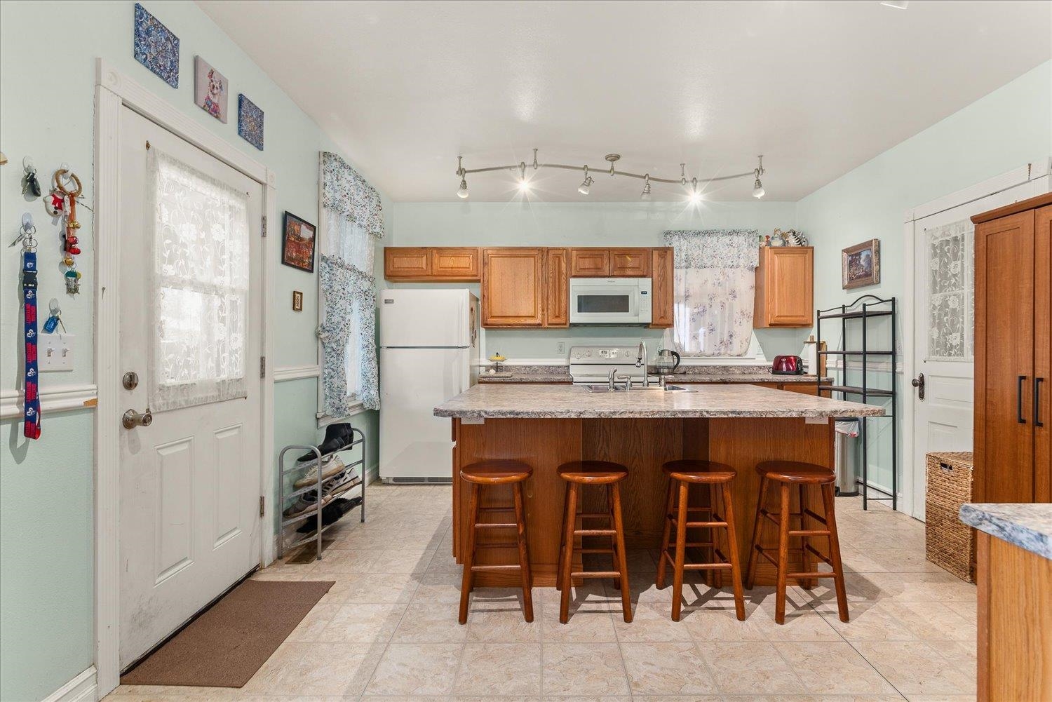 255 E Broadway Ave - Photo 8