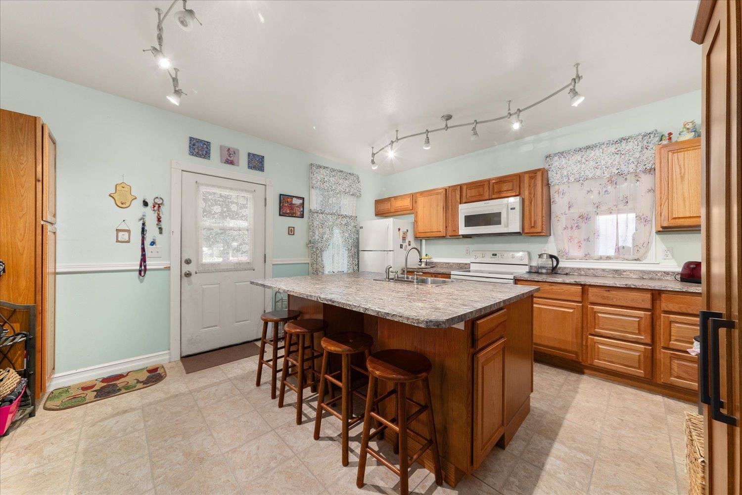 255 E Broadway Ave - Photo 10