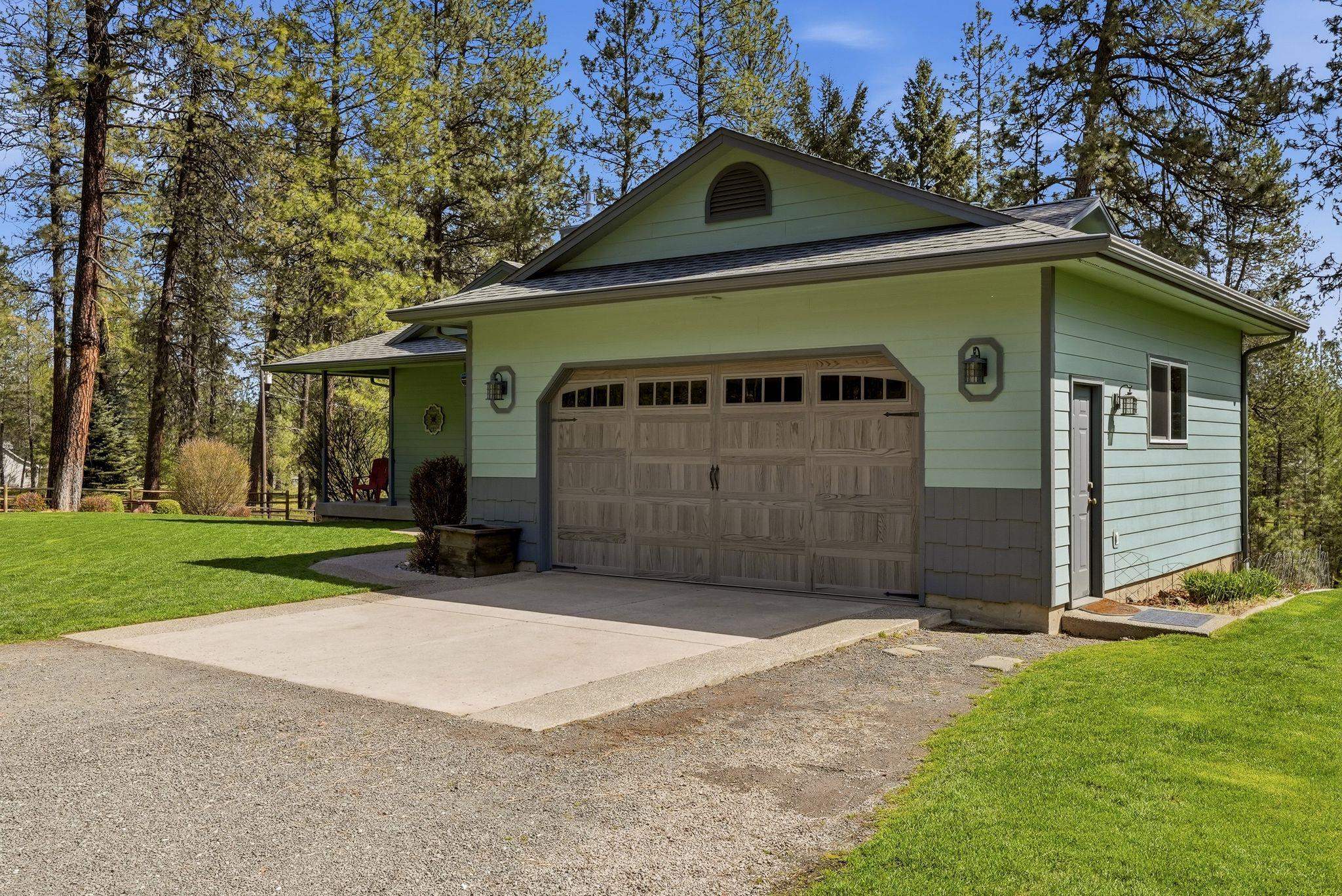 3216 E Rocky Ridge Ave - Photo 2