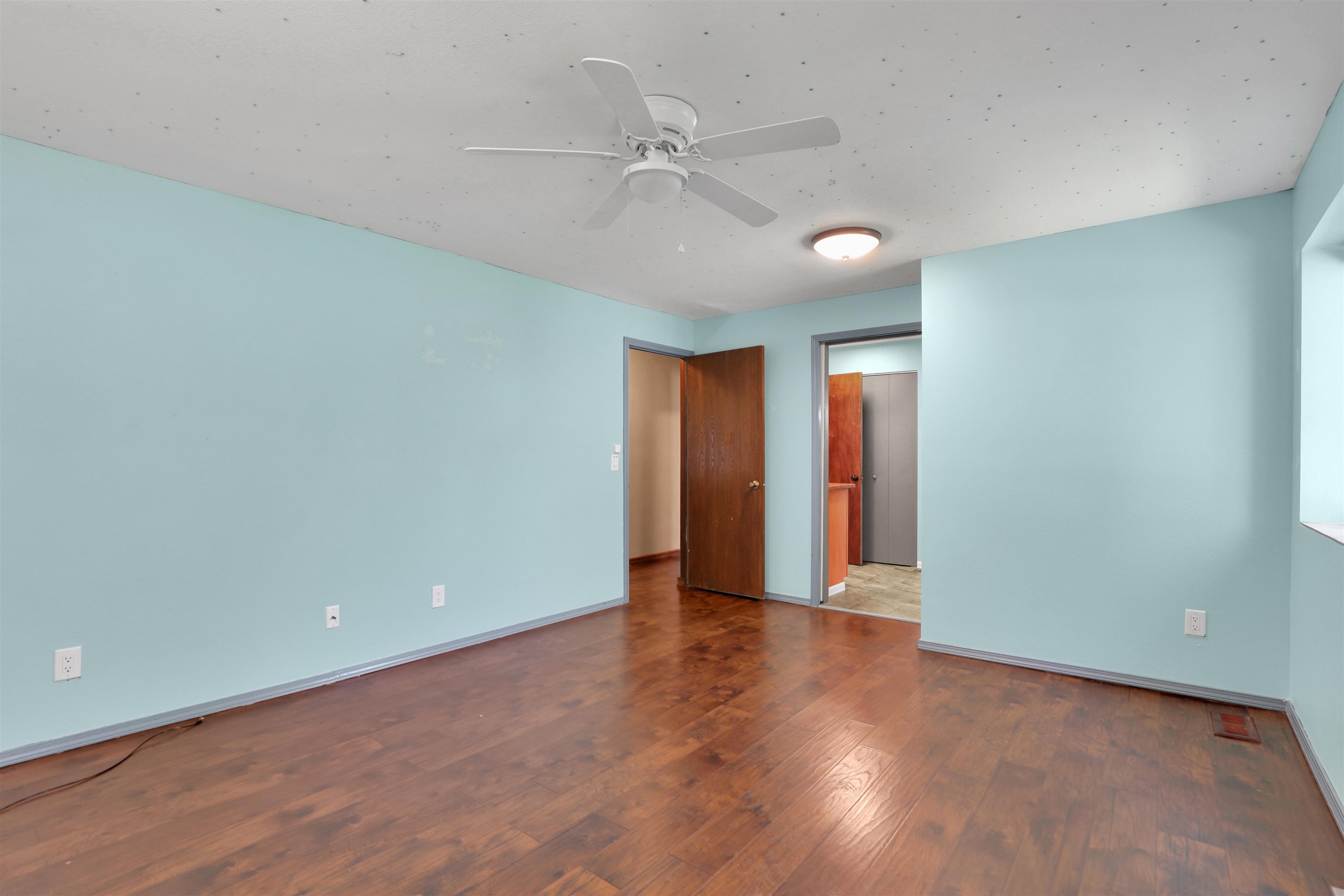 215 S Moen St - Photo 11