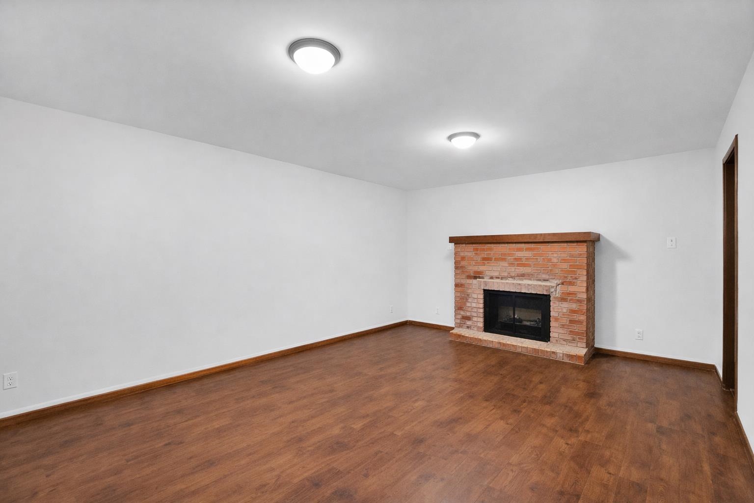 215 S Moen St - Photo 4