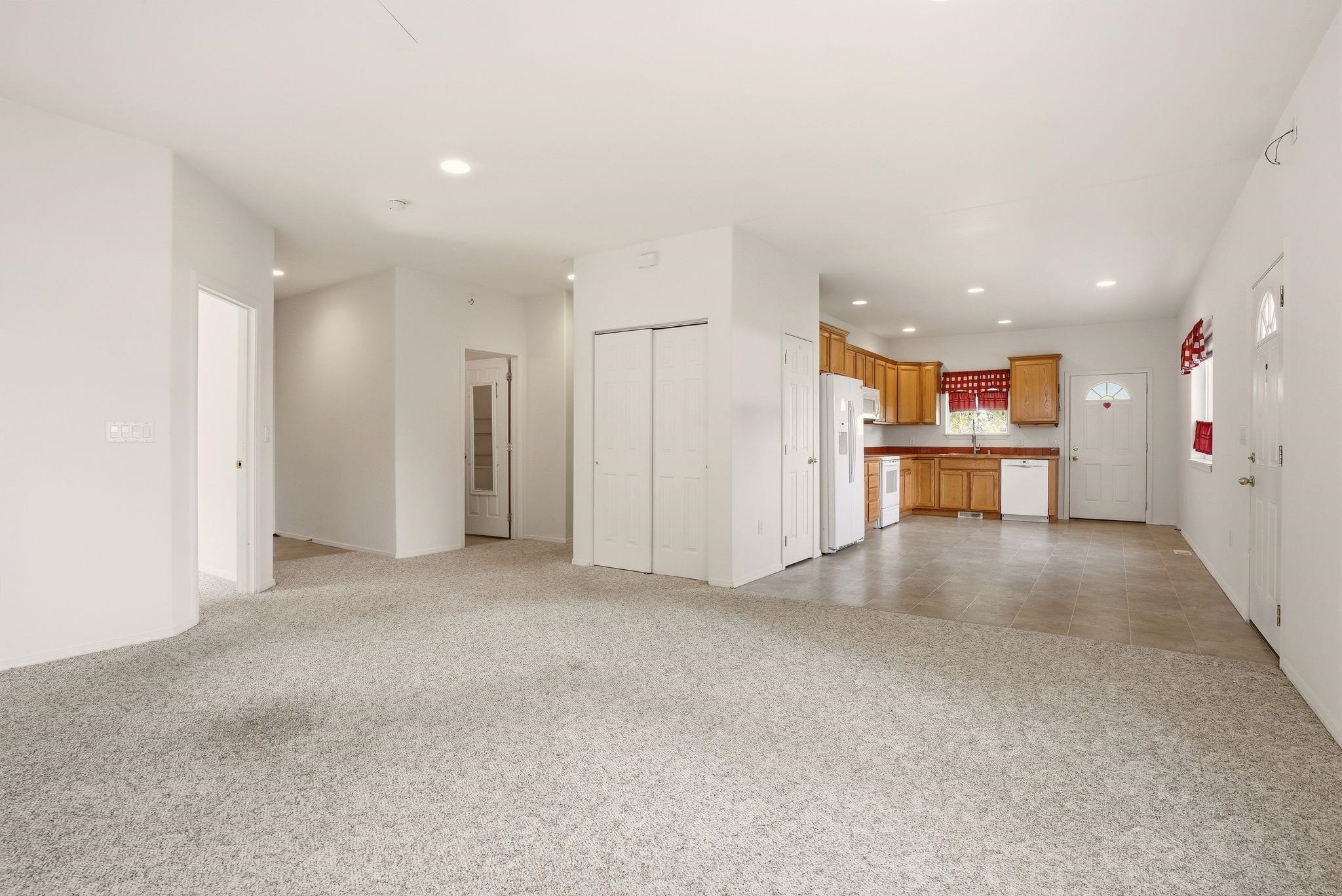 6916 S Cedar Rd - Photo 6