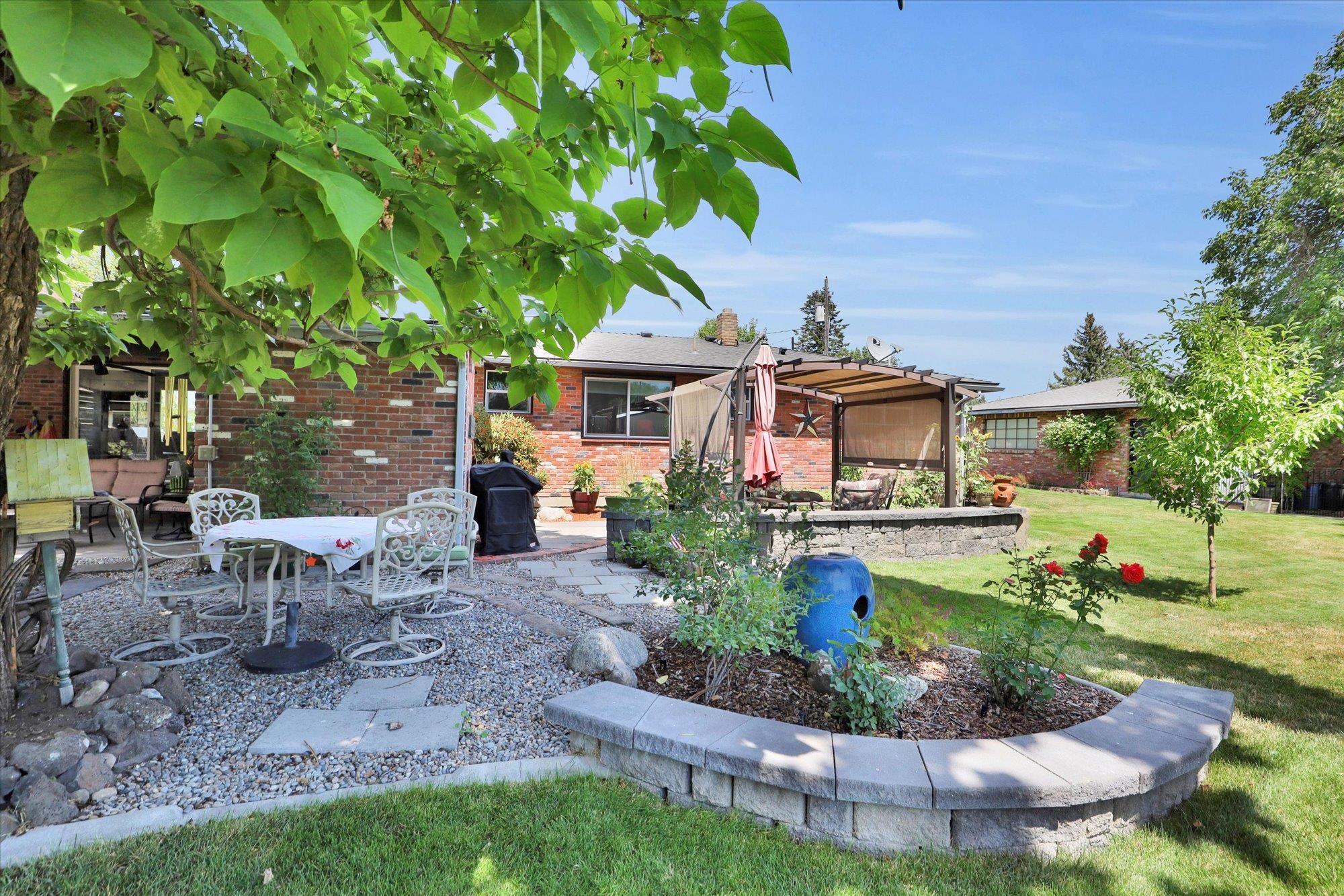 14720 E 14TH Ave - Photo 31