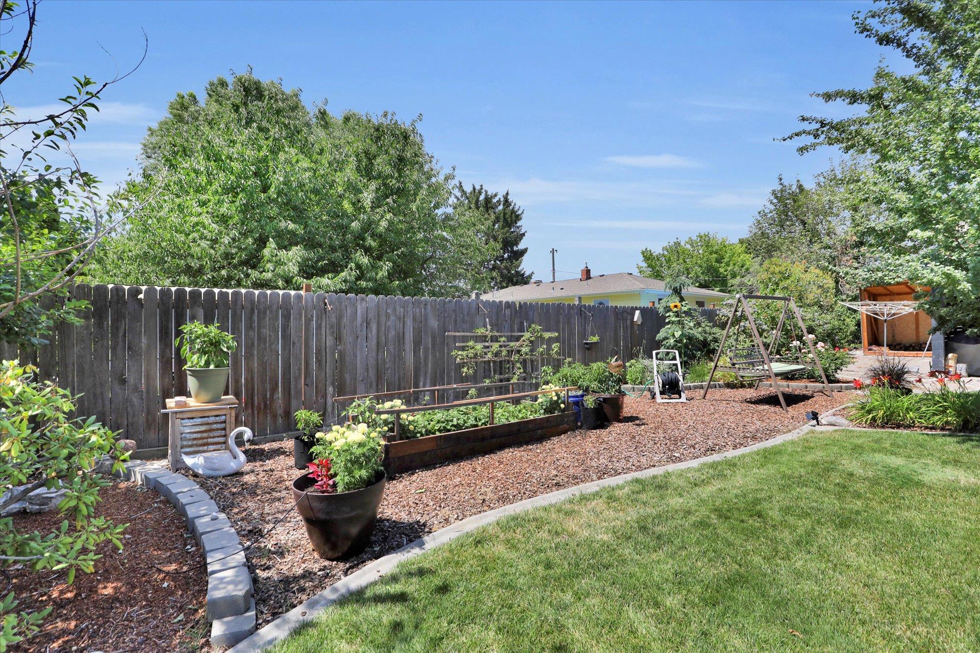 14720 E 14TH Ave - Photo 33